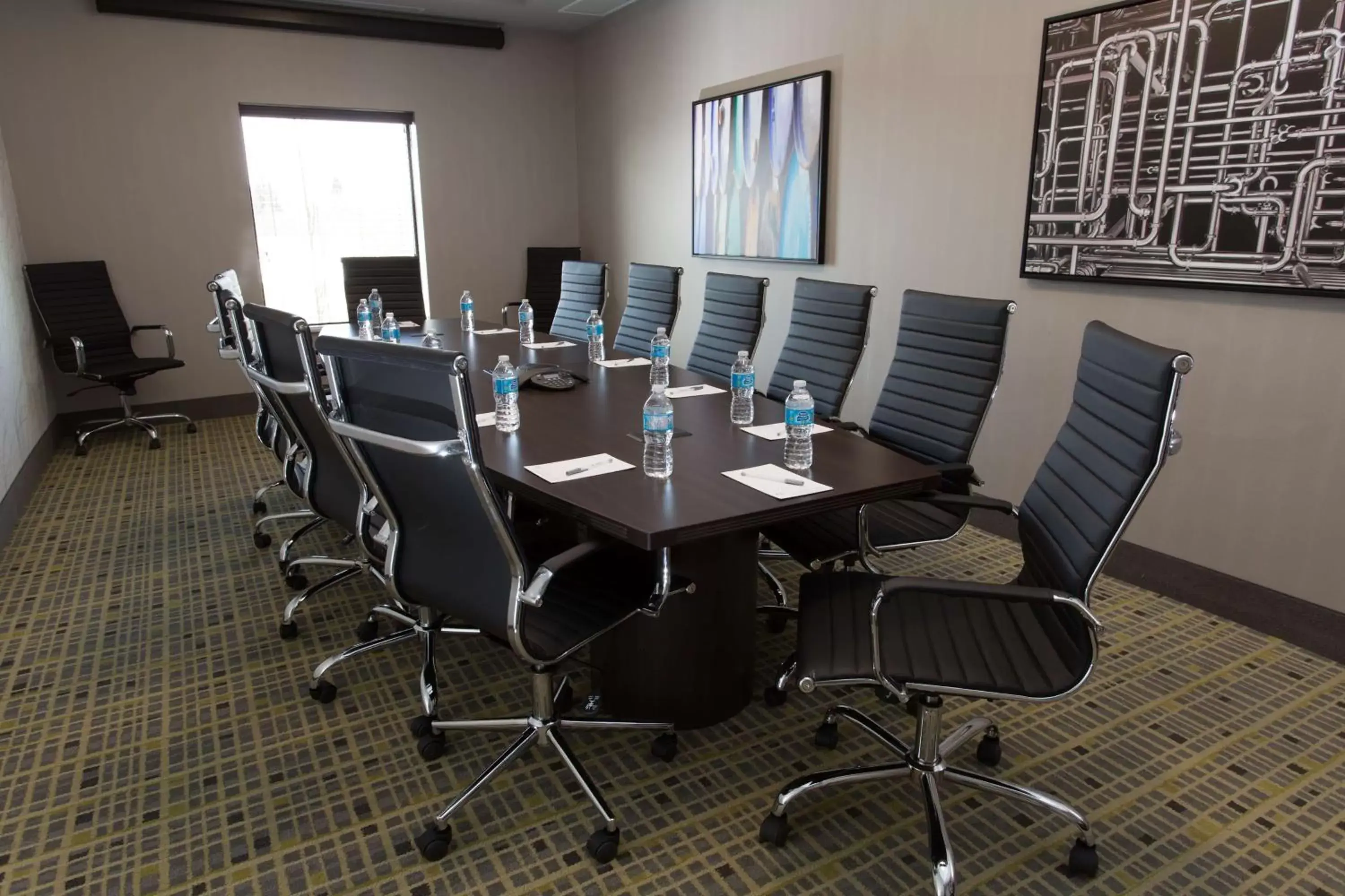 Meeting/conference room in Hampton Inn by Hilton Lloydminster