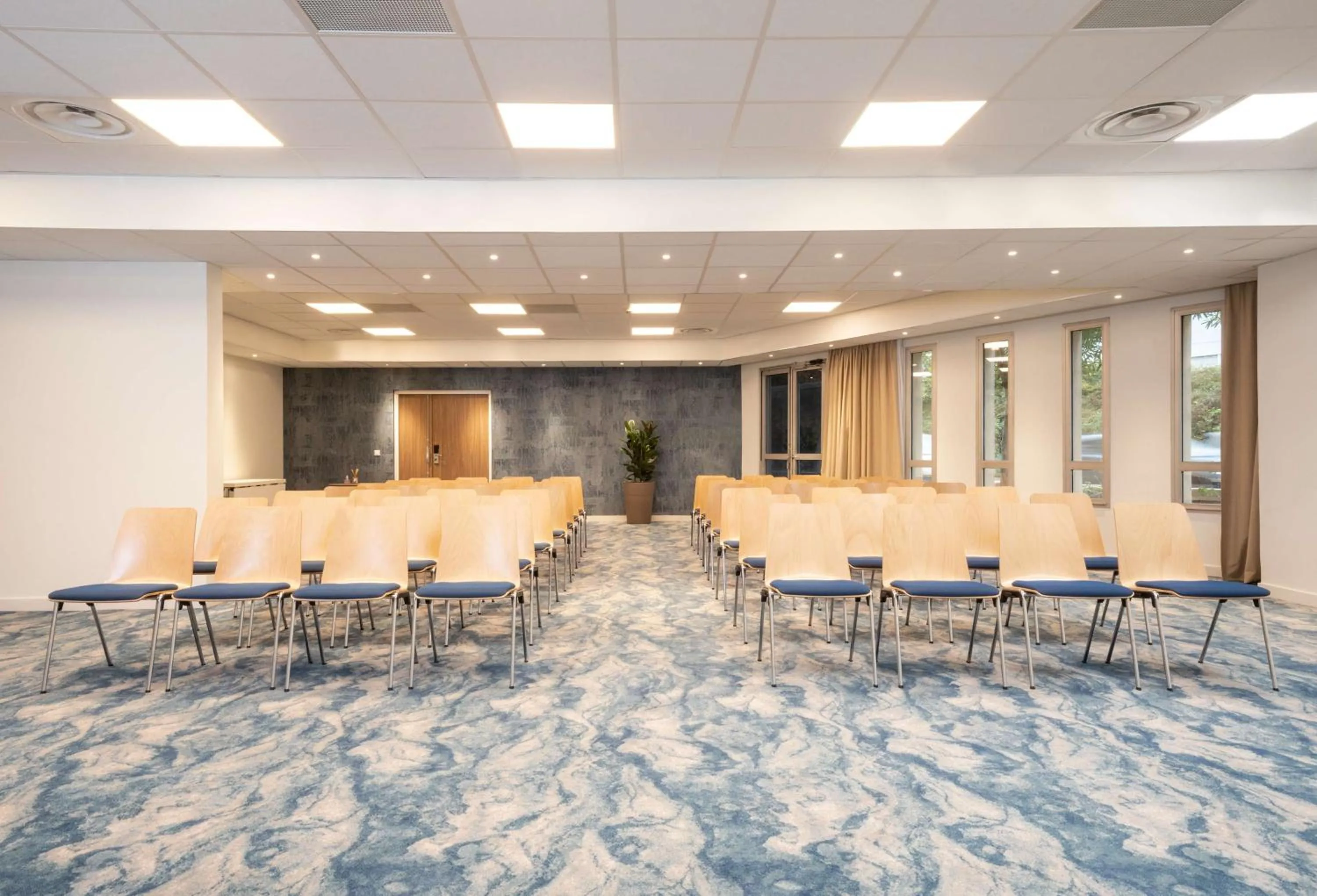 Meeting/conference room in Radisson Hotel Nice Airport