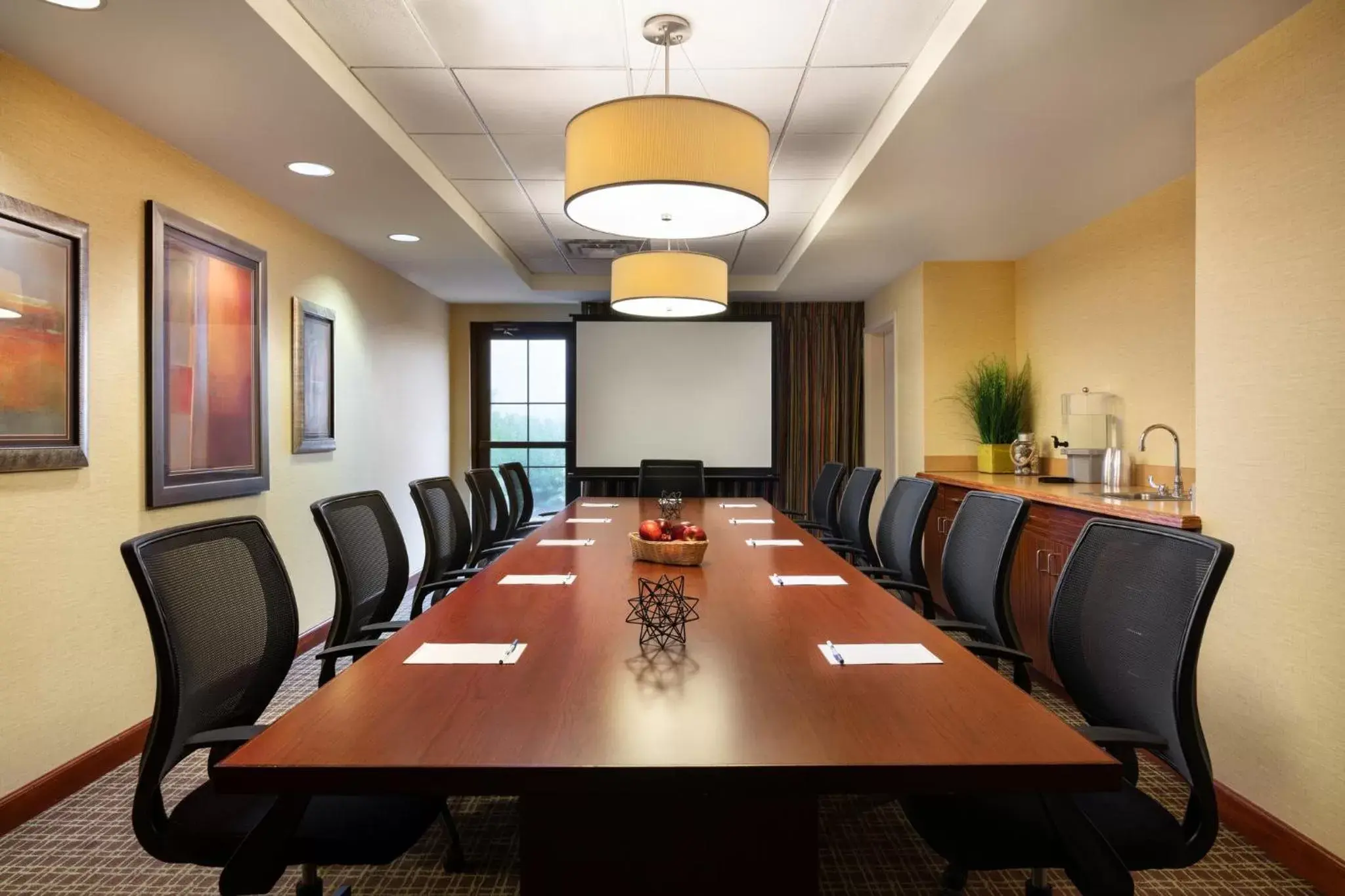 Meeting/conference room in Holiday Inn Express & Suites Denver Airport, an IHG Hotel