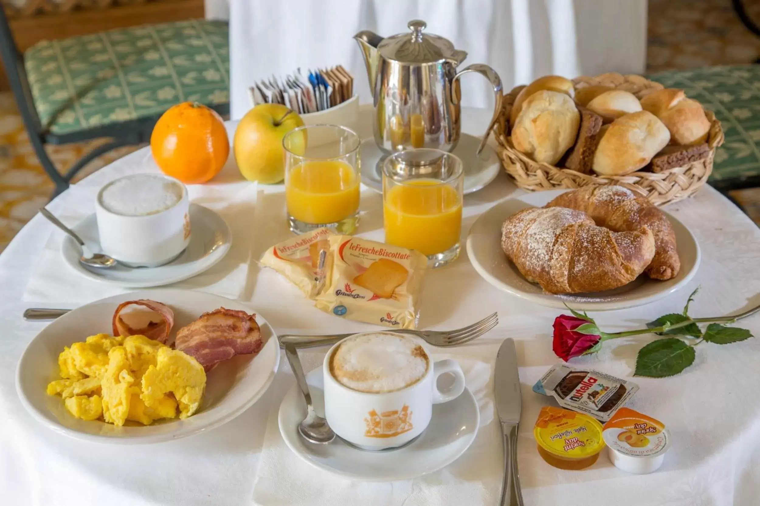 Breakfast in Hotel Villa Grazioli