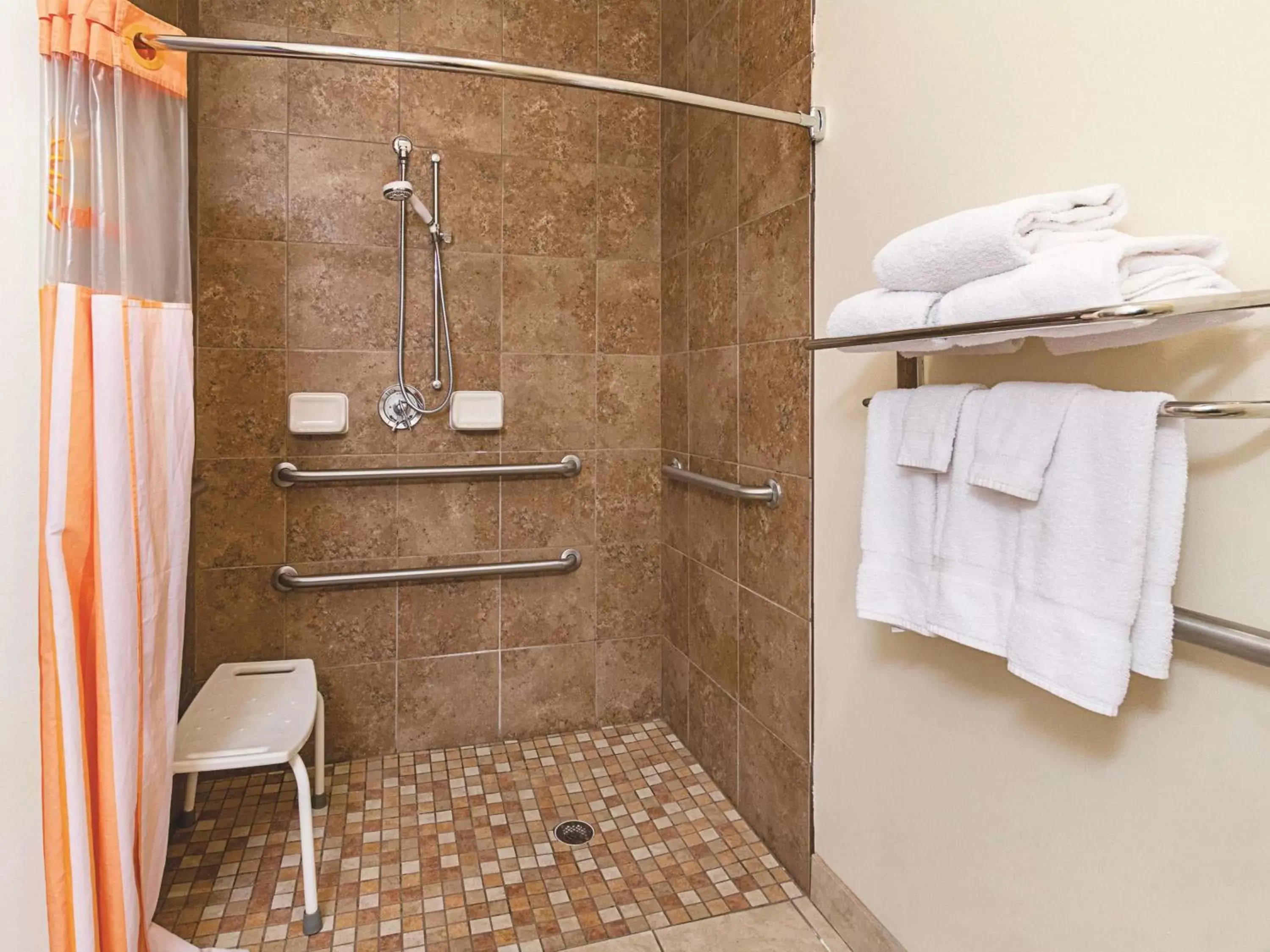 Photo of the whole room, Bathroom in La Quinta by Wyndham Glen Rose