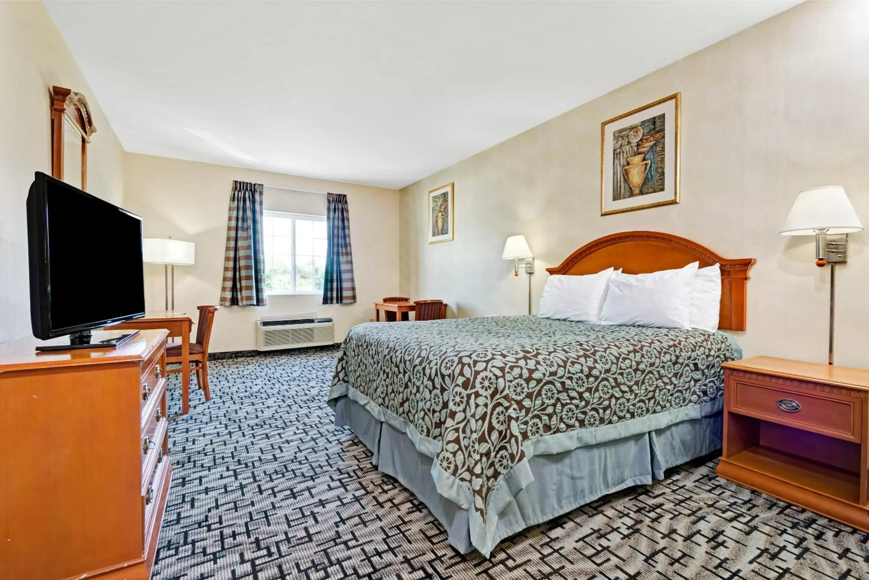 King Room - Non-Smoking in Days Inn by Wyndham Bethel - Danbury