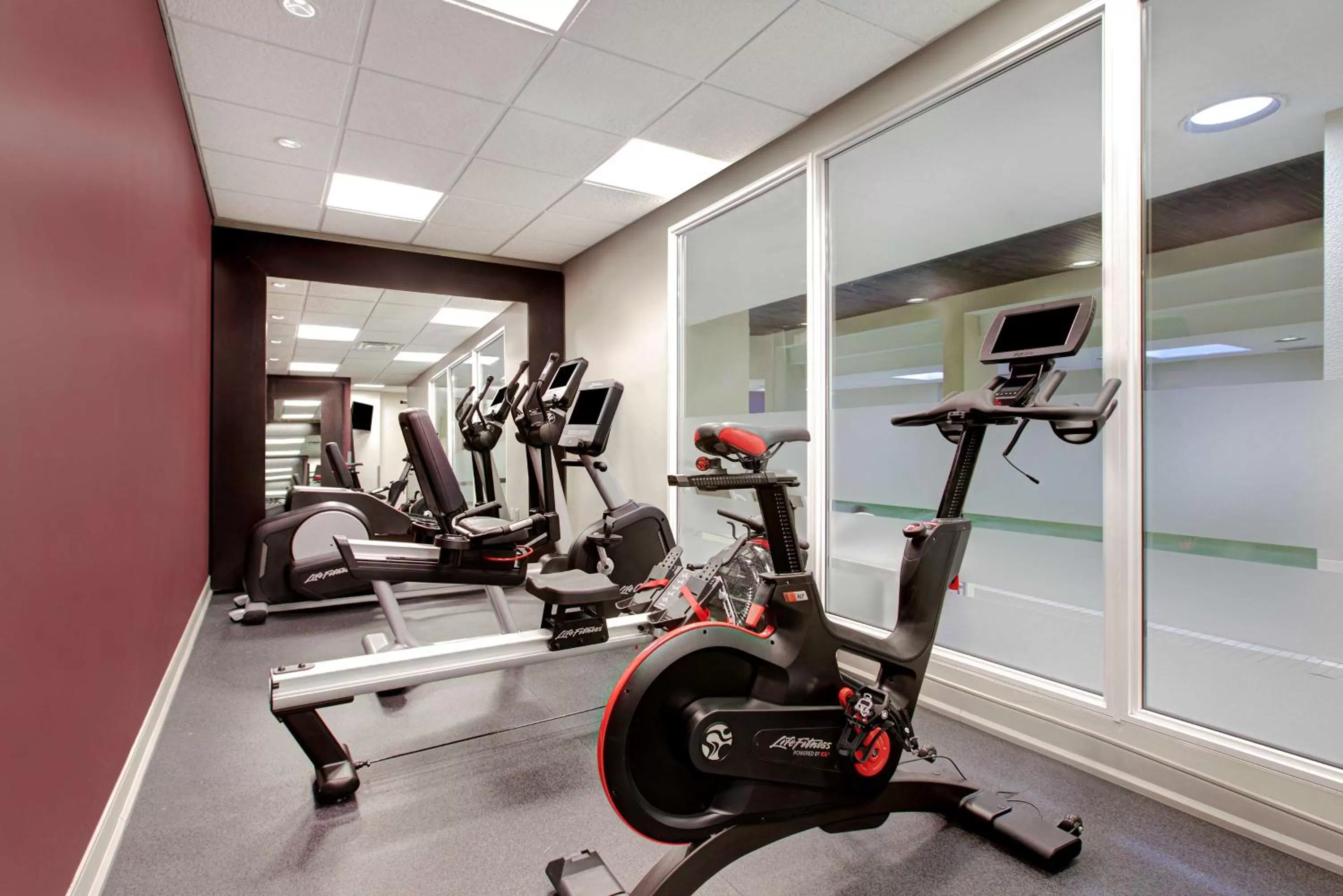 Fitness centre/facilities in DoubleTree by Hilton Toronto Downtown