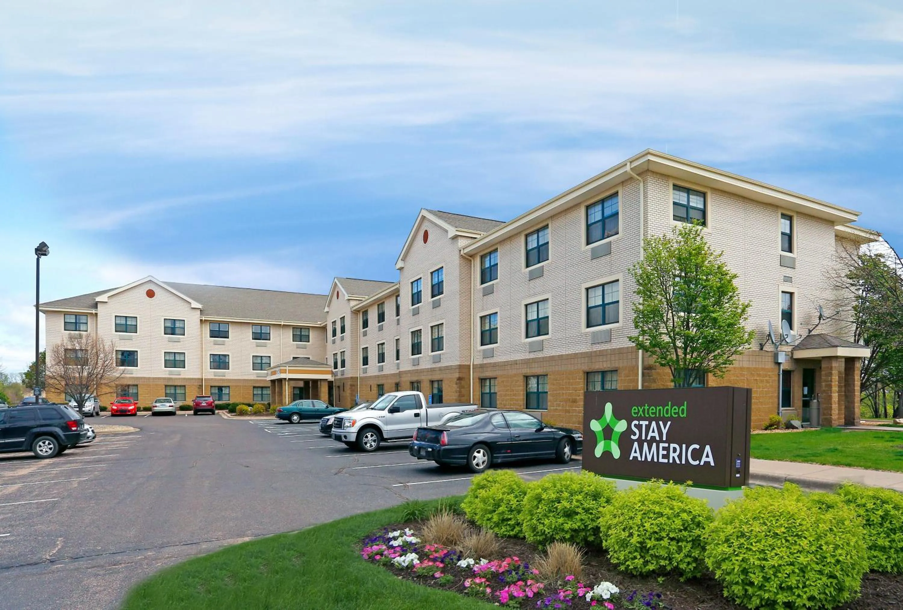 Property building in Extended Stay America Suites - Minneapolis - Airport - Eagan - South