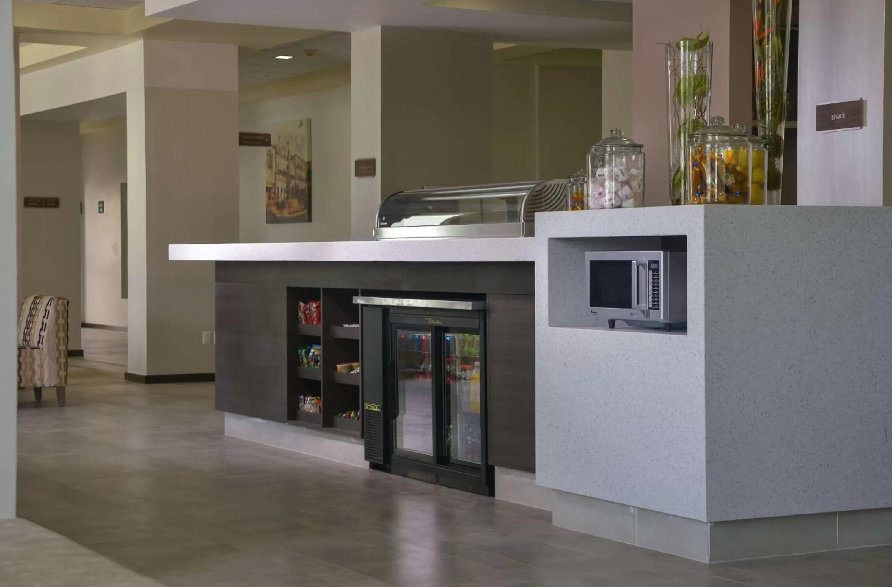 Restaurant/places to eat, Kitchen/Kitchenette in Hampton Inn Zacatecas