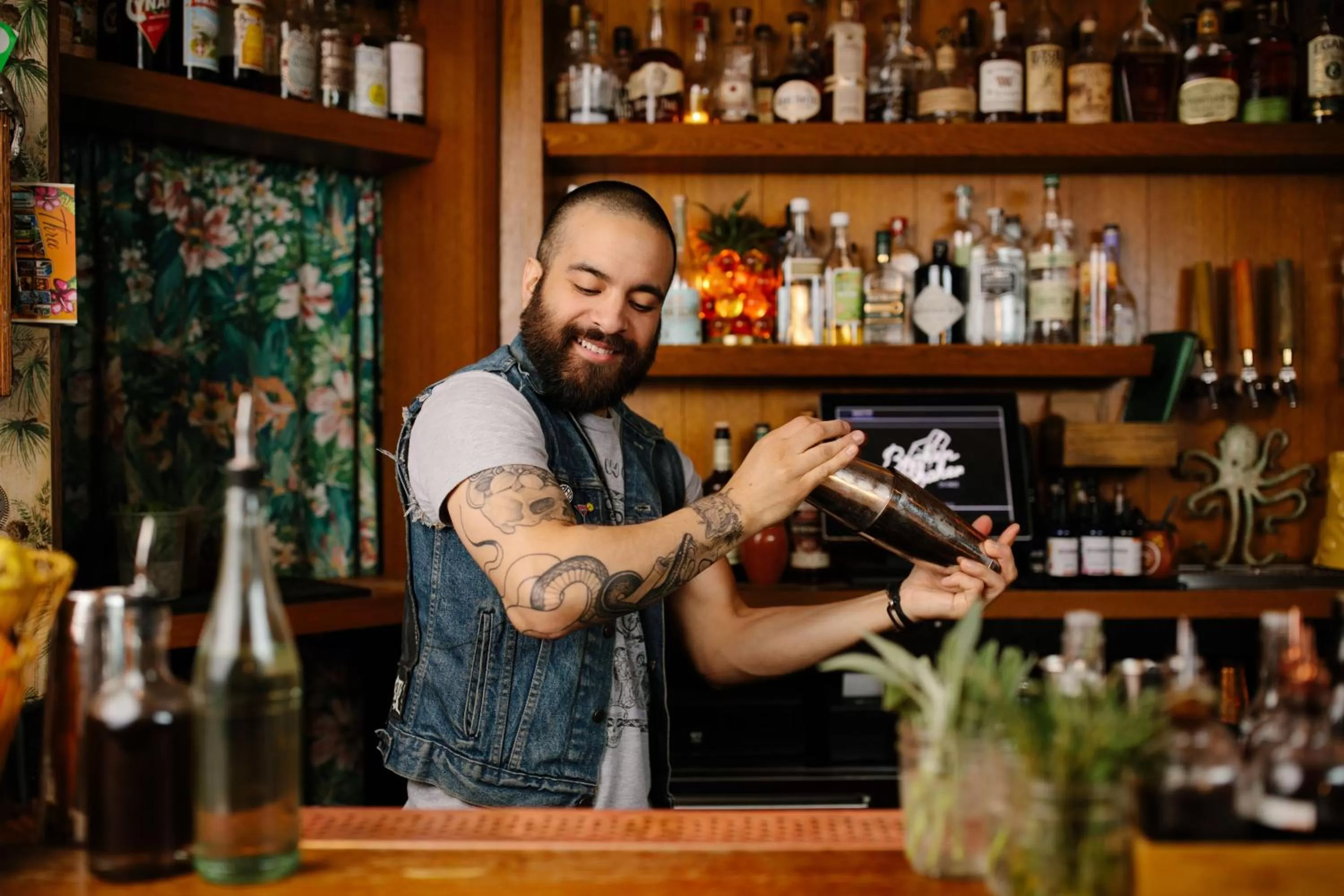 Lounge or bar in Freehand Chicago