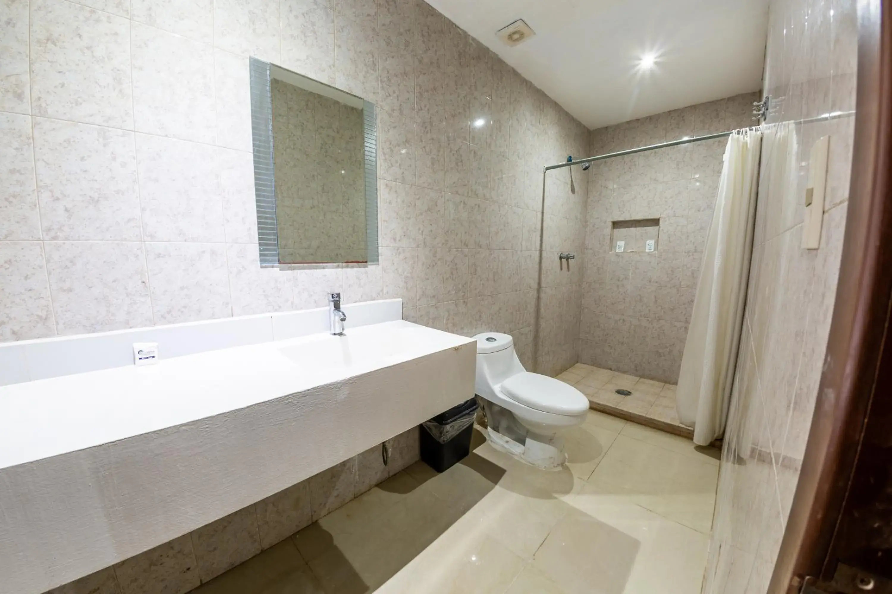 Bathroom in Hotel Villamar