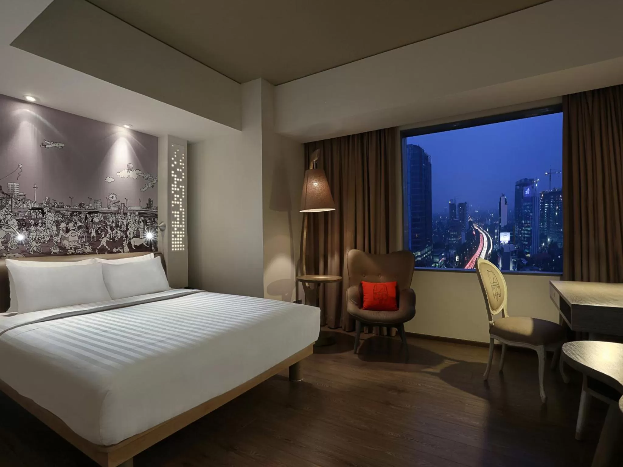 Shower, Bed in Mercure Jakarta Simatupang