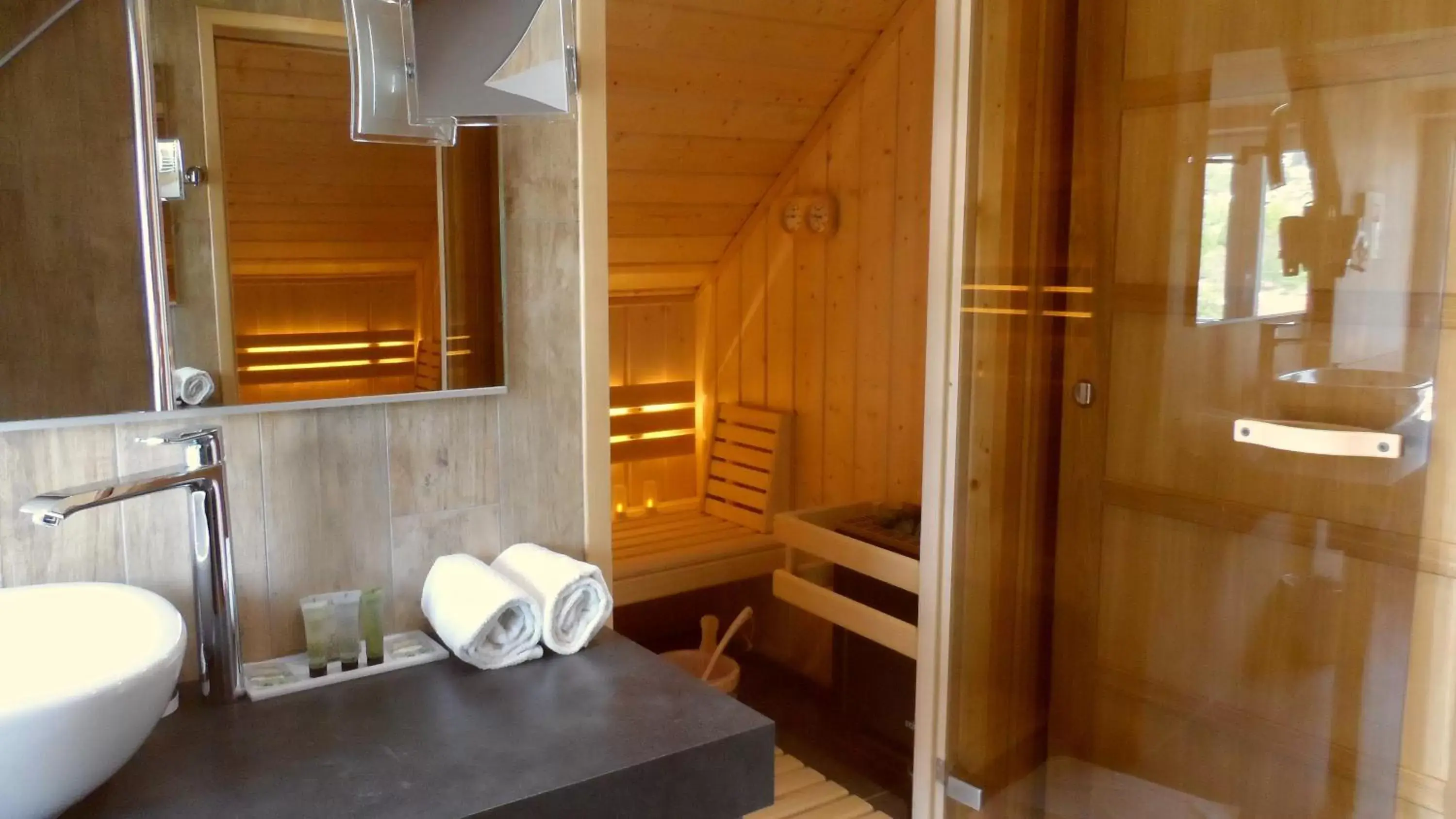 Sauna, Bathroom in Les Loges Du Parc