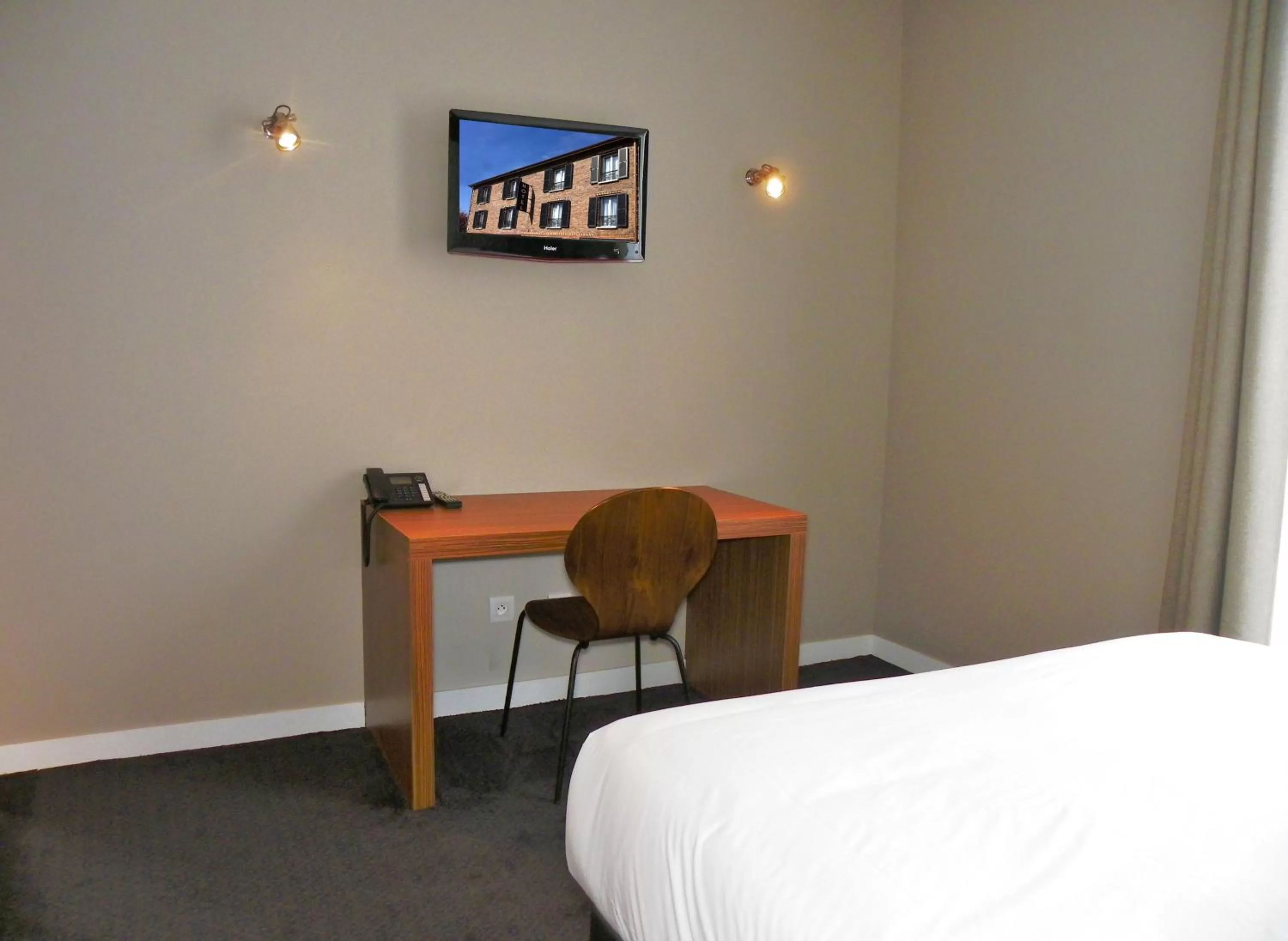 Bedroom, Bed in Hotel Les Terres Blanches