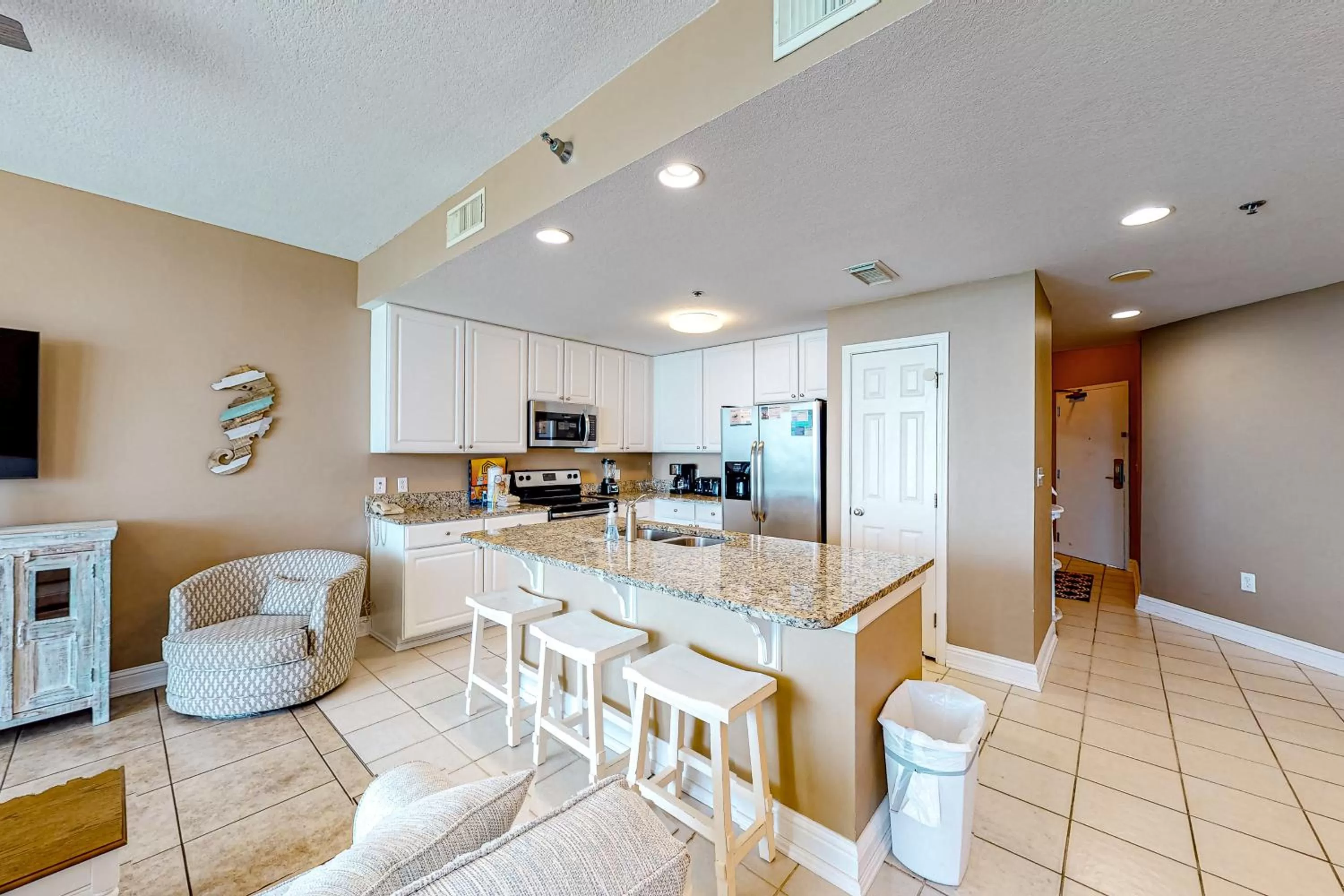 Kitchen/Kitchenette in Lighthouse Condominiums IV