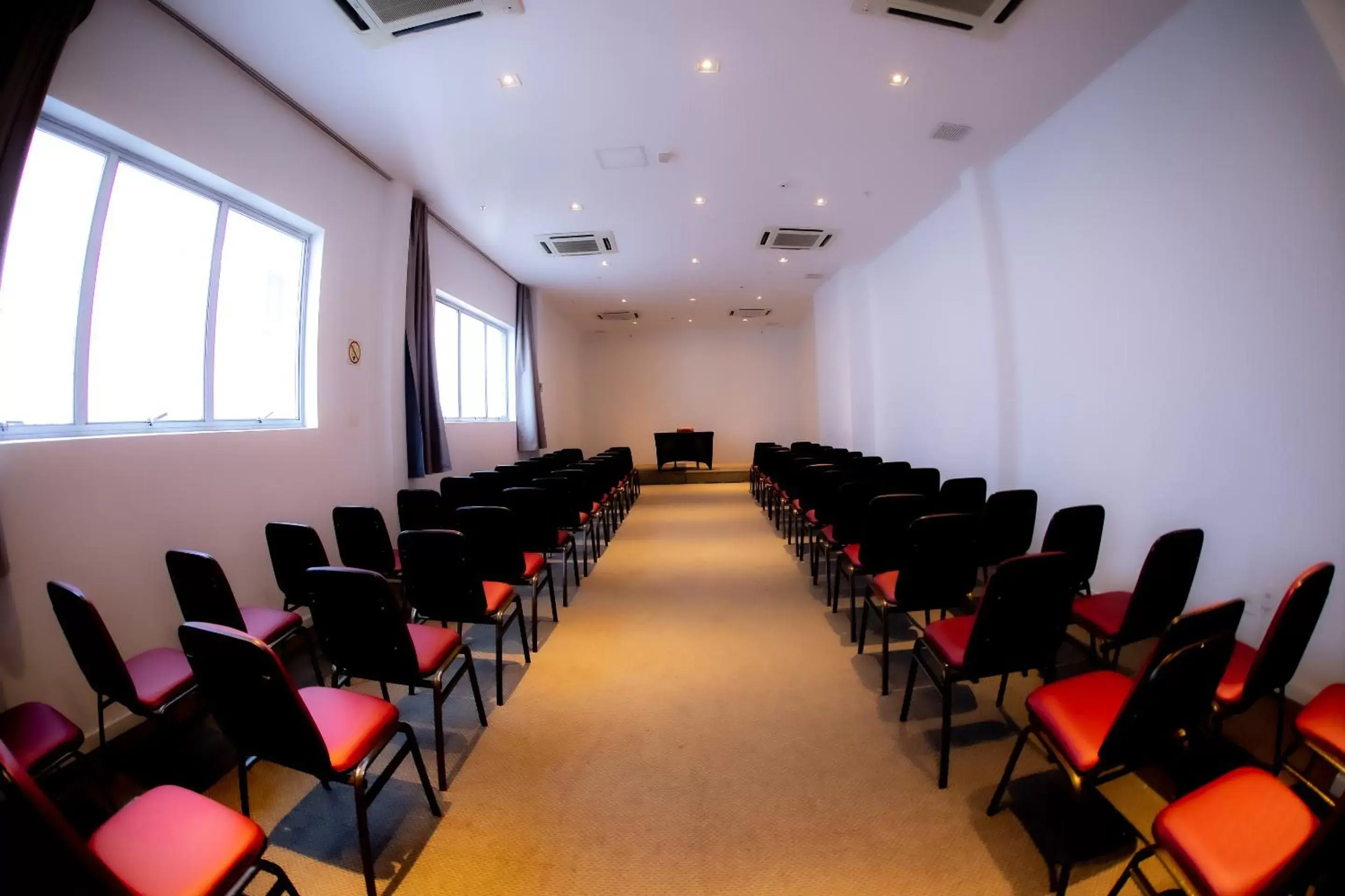 Meeting/conference room in Nacional Inn Porto Alegre - próximo ao Complexo Santa Casa e UFRGS