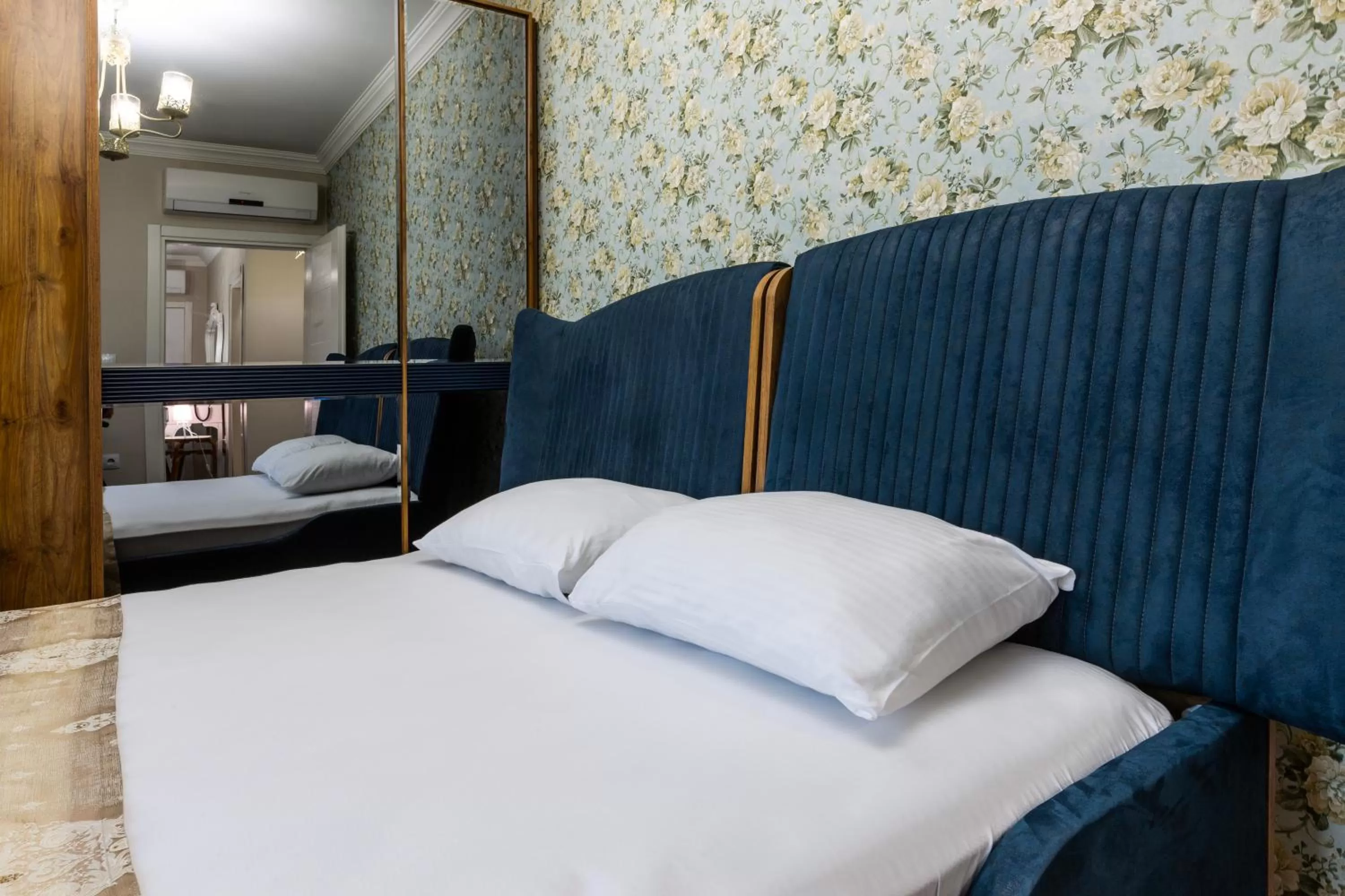 Bed in Bikka&Asell Suite Hotel