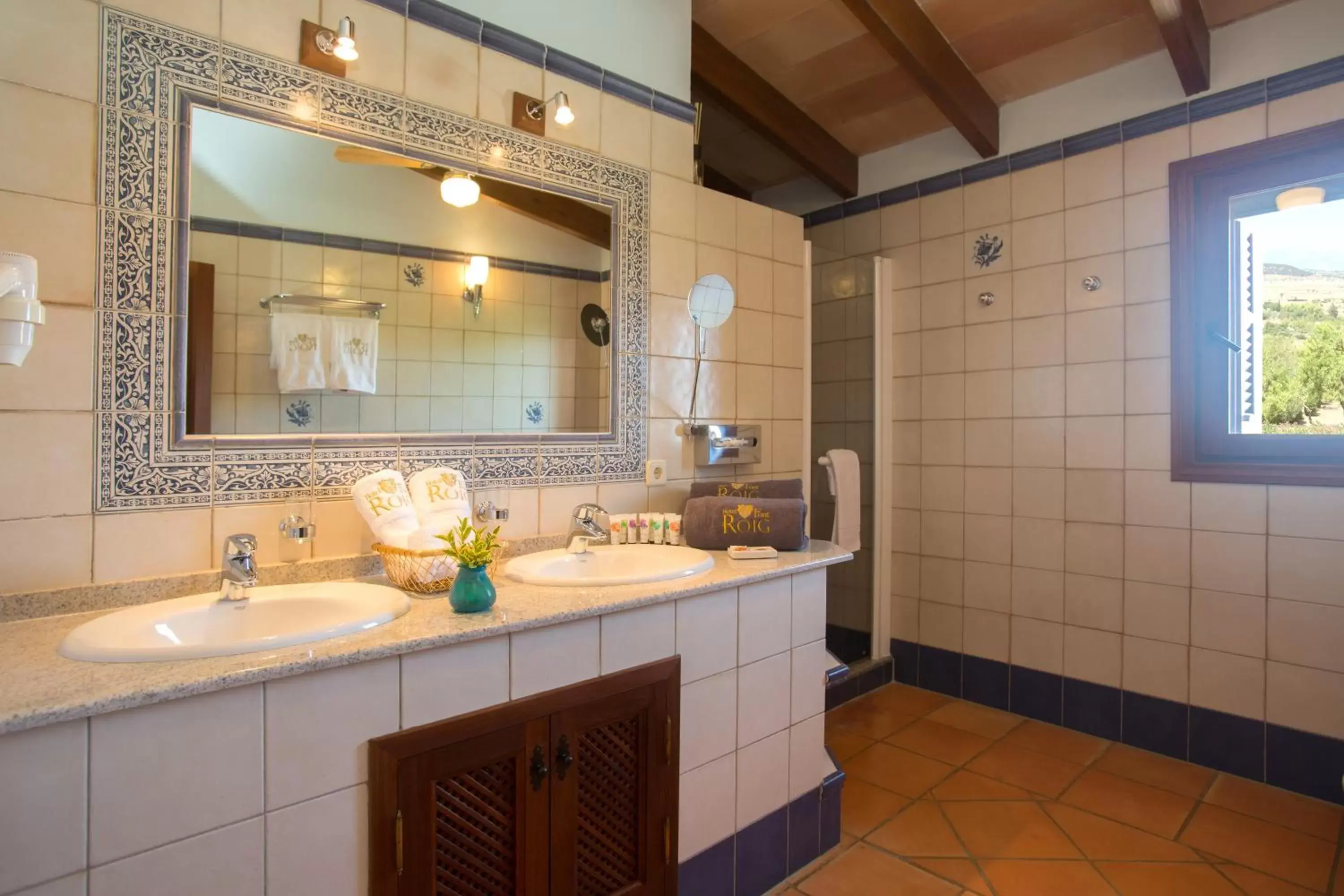 Bathroom in Casa Font i Roig