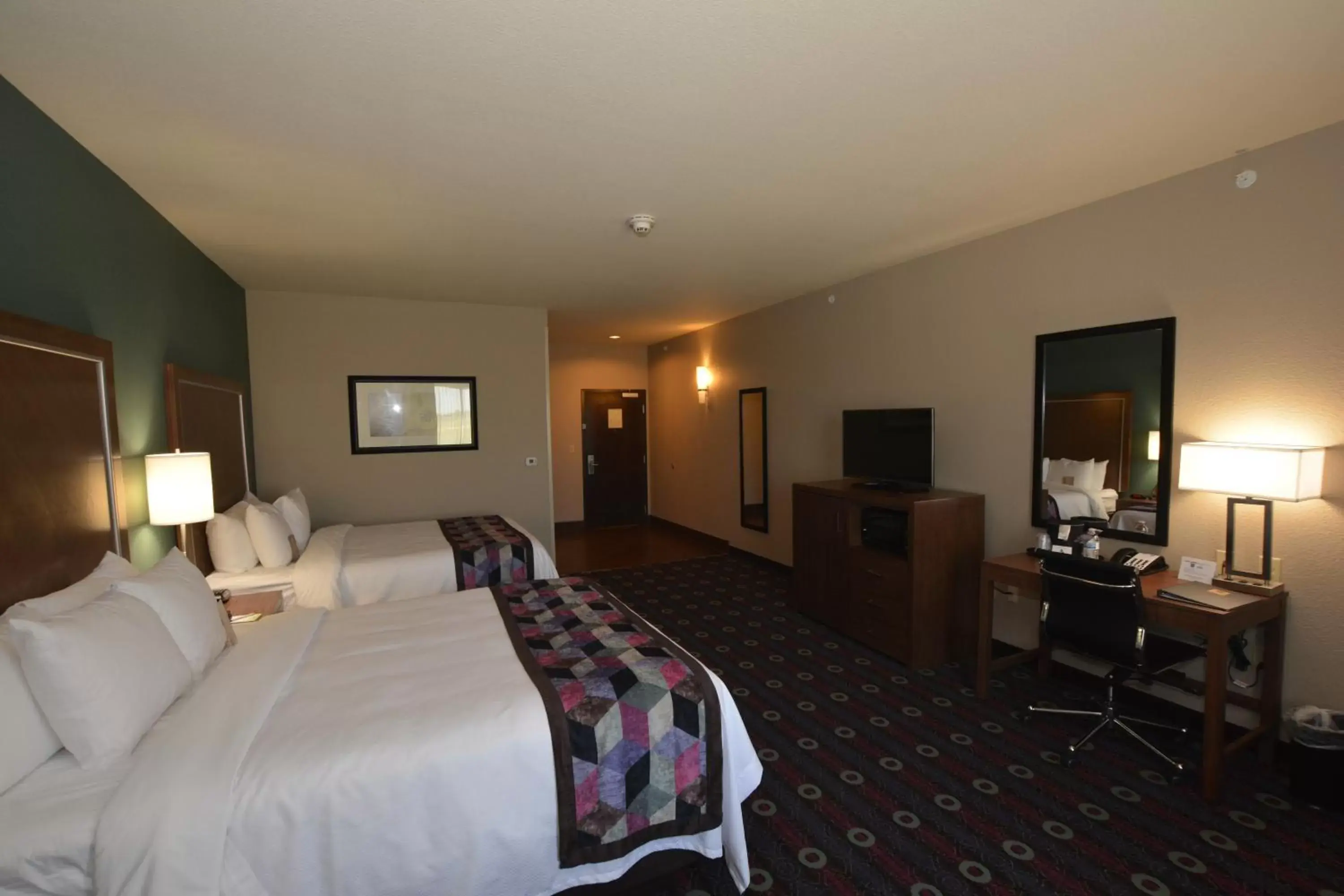 Bedroom in Comfort Inn & Suites Newcastle - Oklahoma City