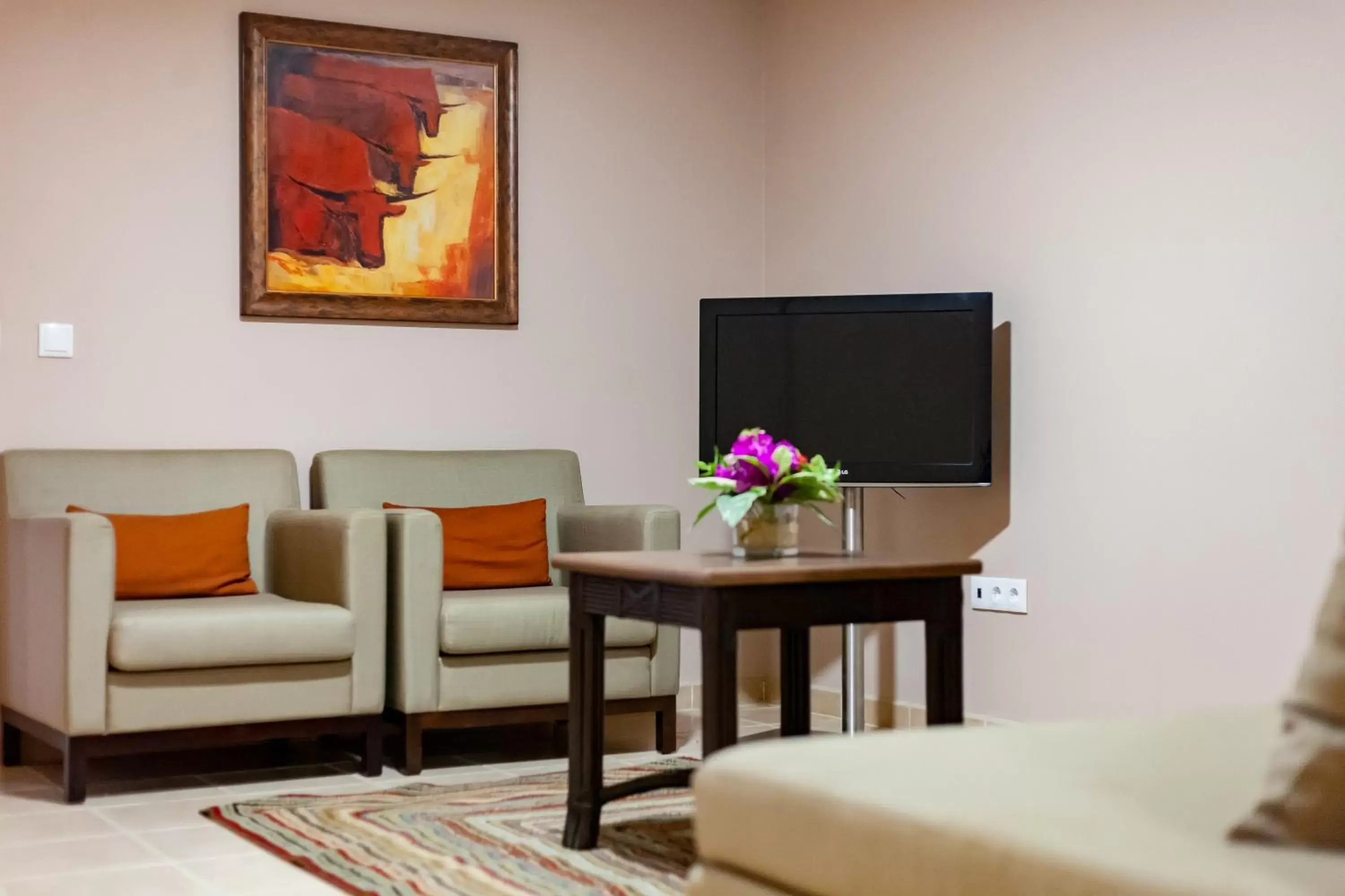 Living room, TV/Entertainment Center in Pestana Tropico Ocean & City Hotel