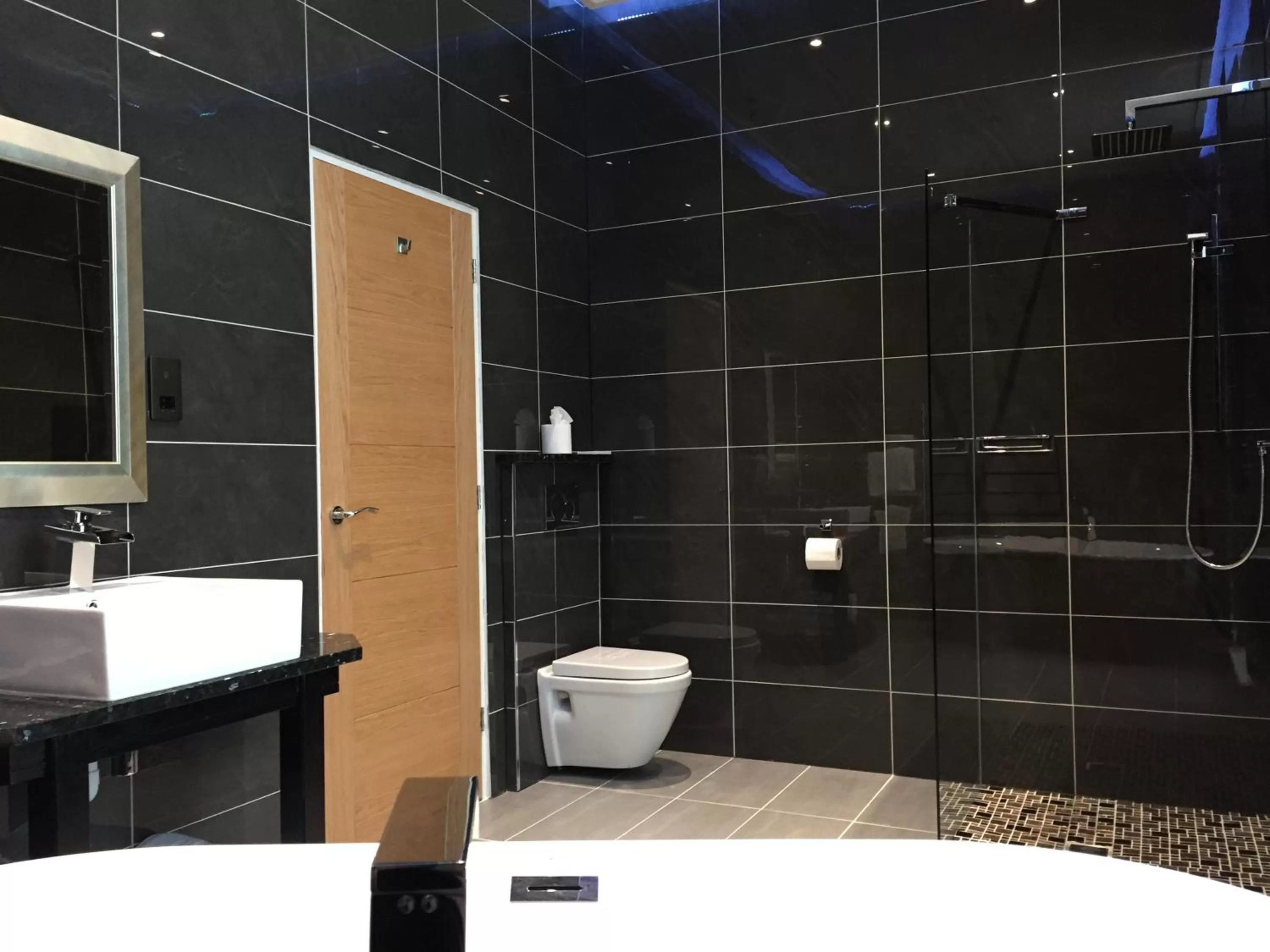 Shower in Halvard Hotel