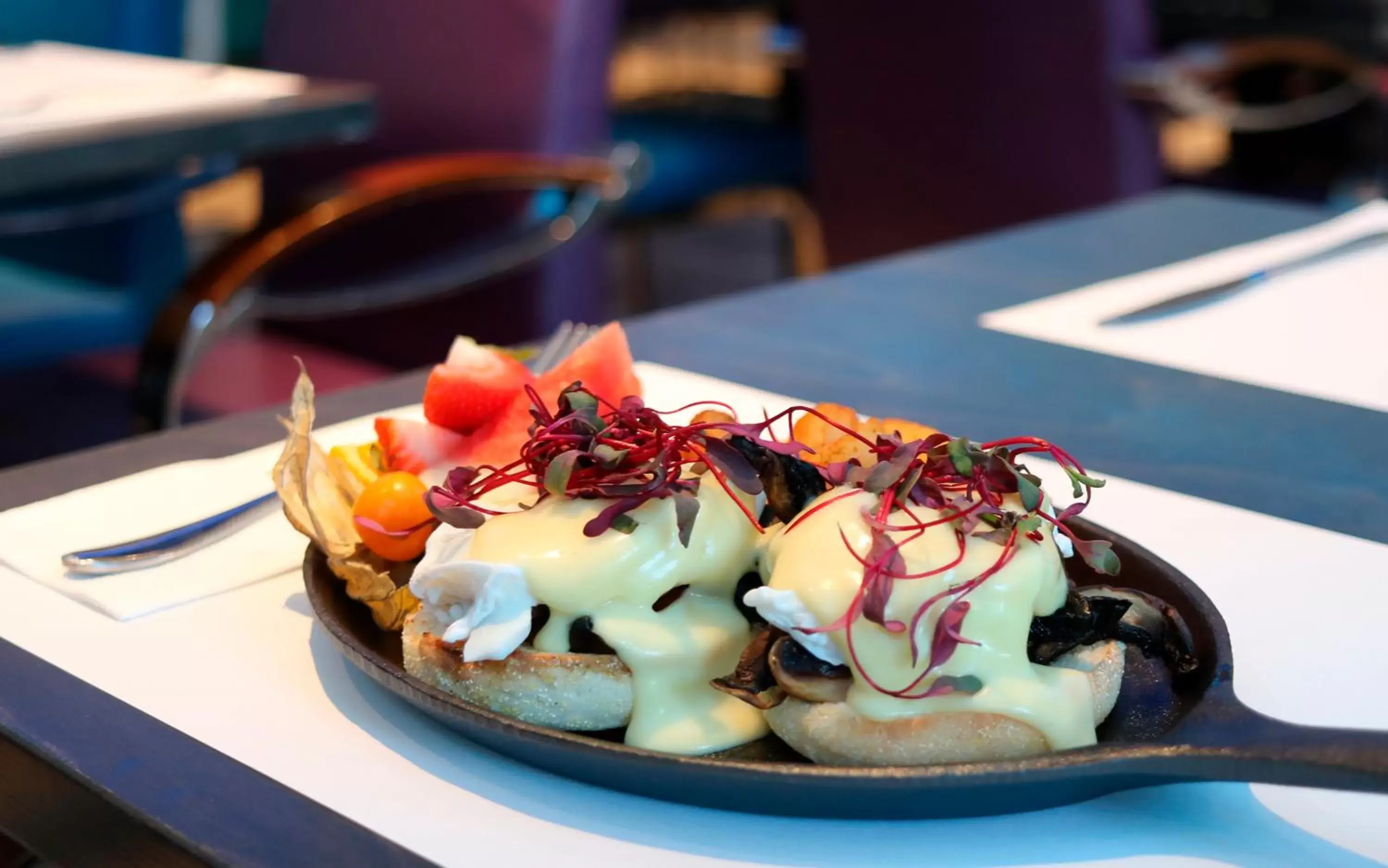 Restaurant/places to eat in L'Hôtel Québec par JARO Restaurant/places to eat in L'Hôtel Québec par JARO