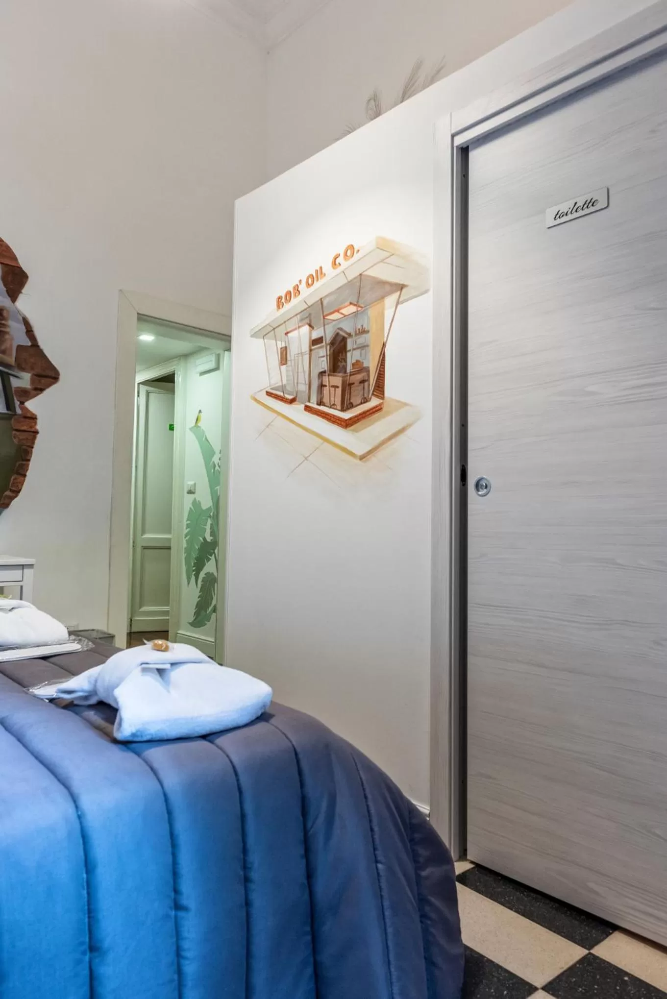 Bedroom, Bed in Giro nel mondo