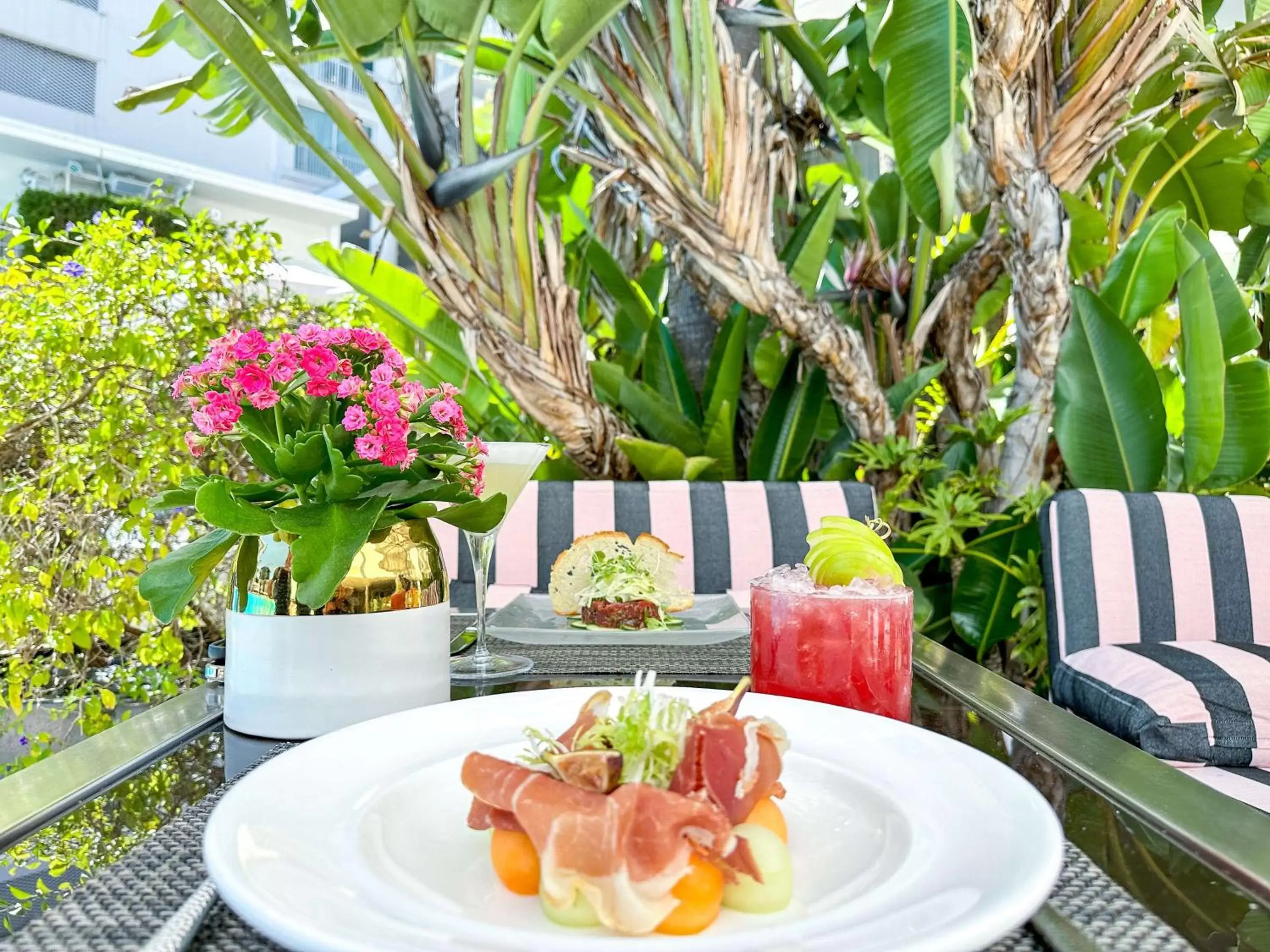 Restaurant/places to eat in The Beverly Hilton