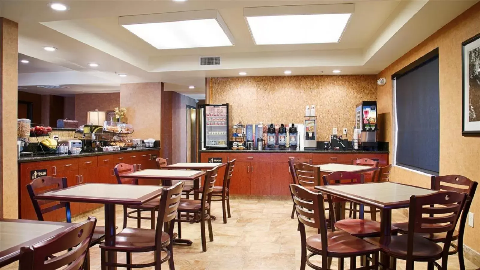 Breakfast, Restaurant/Places to Eat in Best Western Exeter Inn & Suites