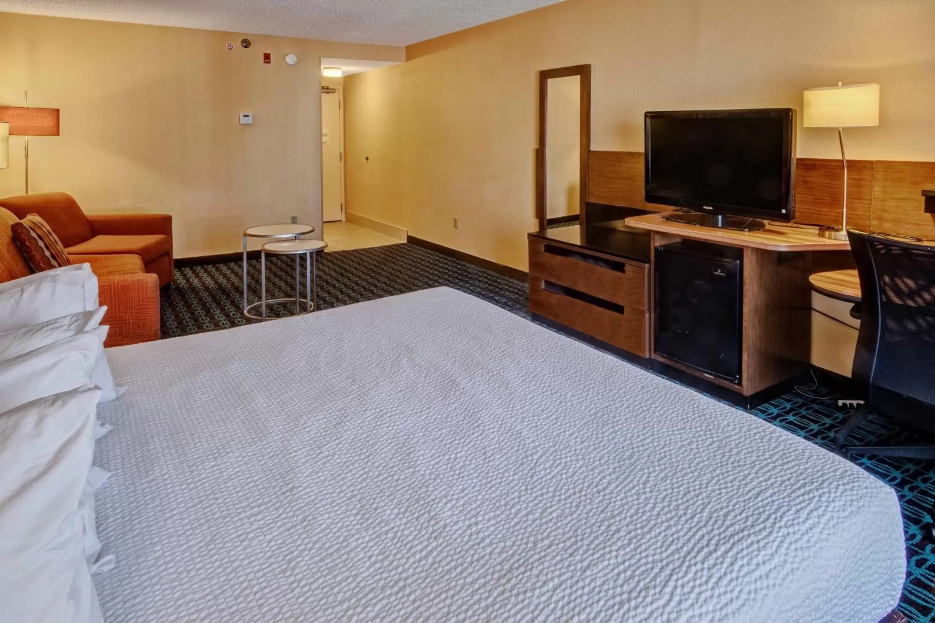 Photo of the whole room, Bed in Fairfield Inn & Suites Memphis Southaven