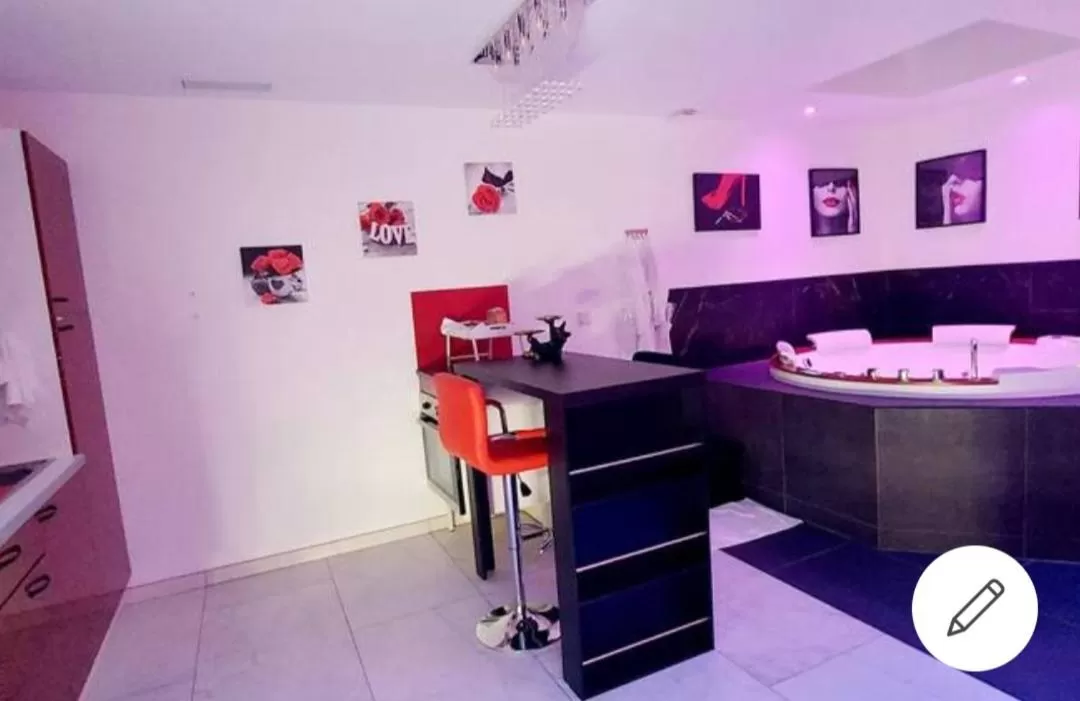 Bathroom in L'OLYMPE DES SENS