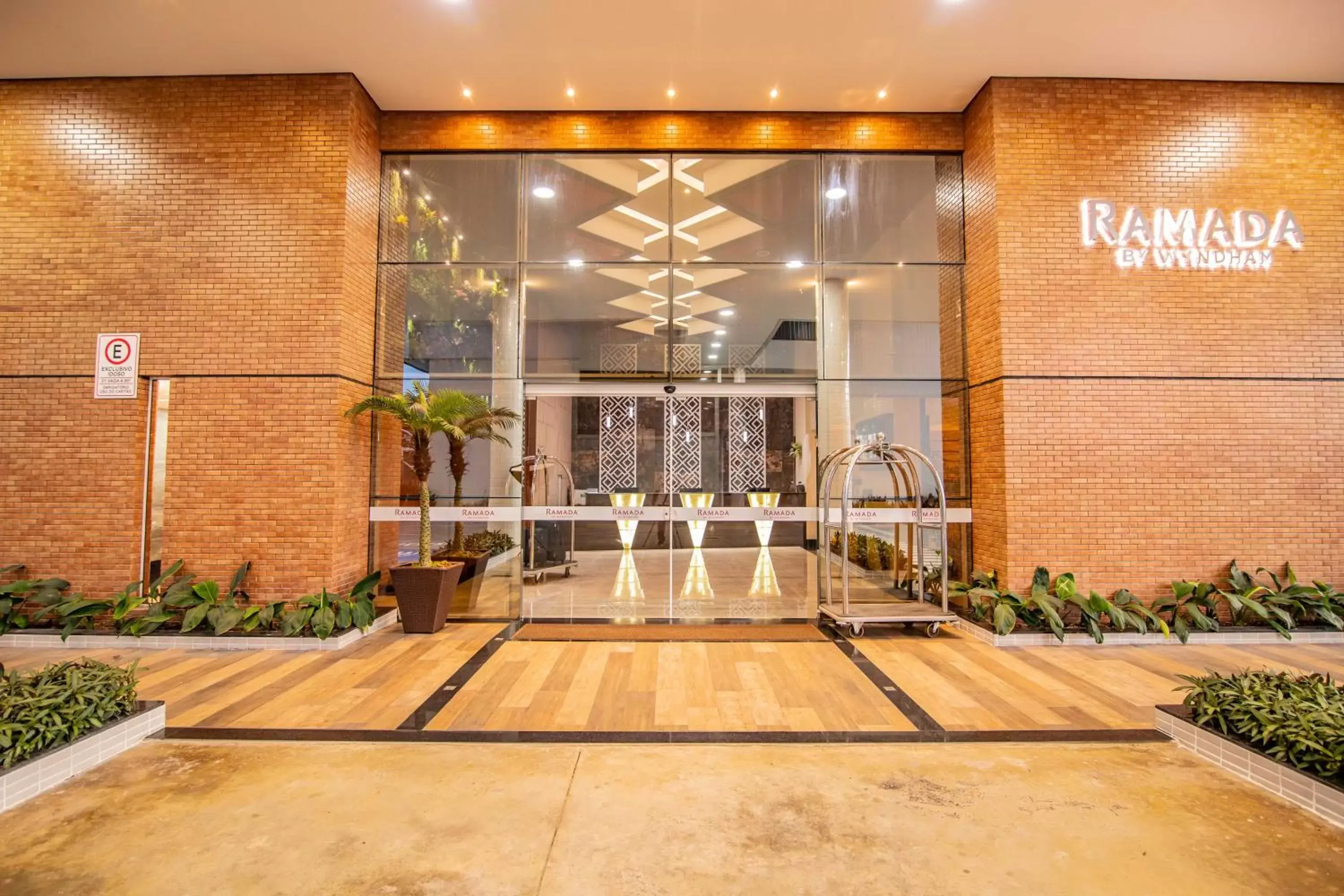 Facade/entrance in Ramada by Wyndham Manaus Torres Center