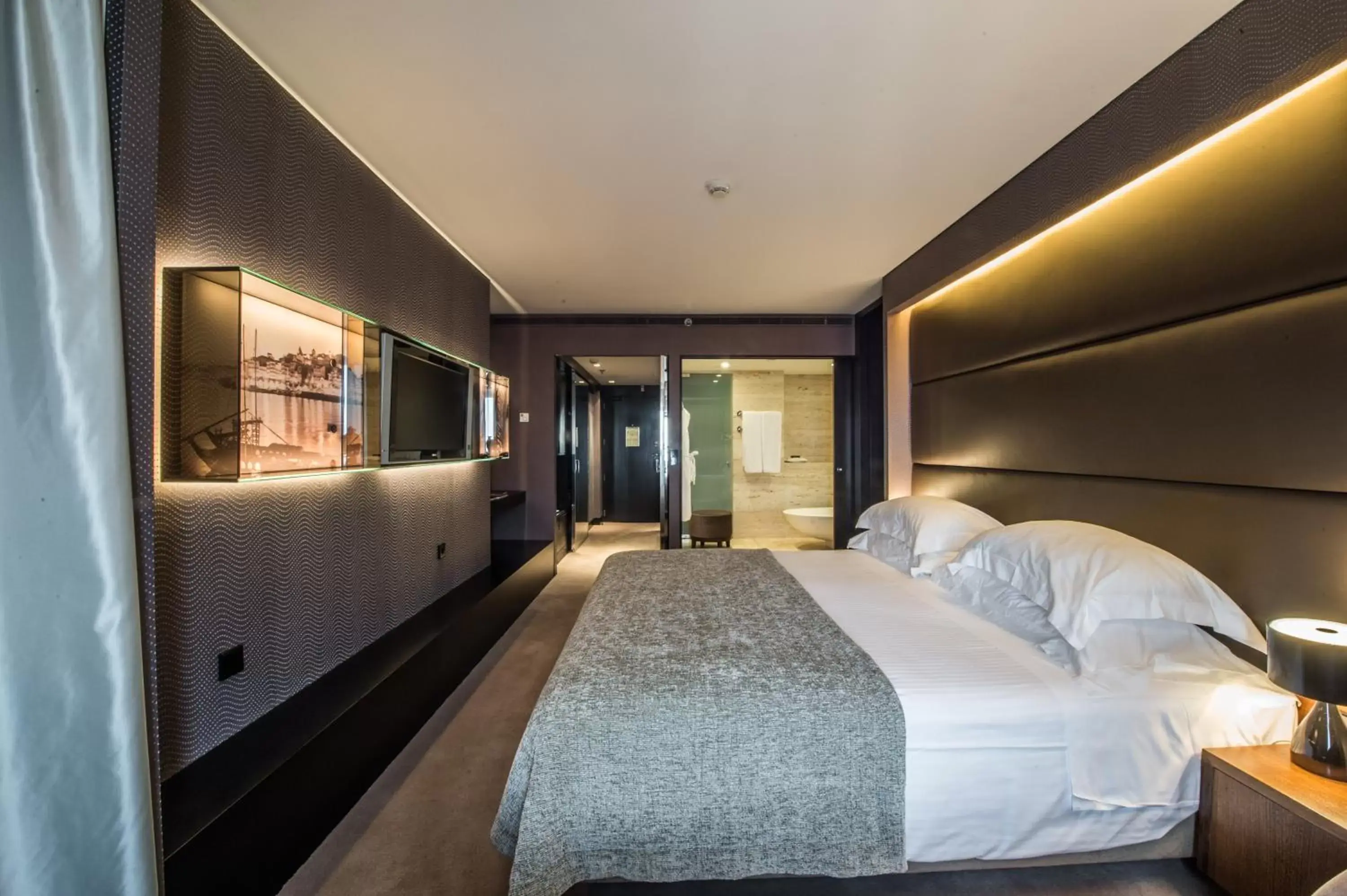 Bed in Porto Palácio Hotel by The Editory