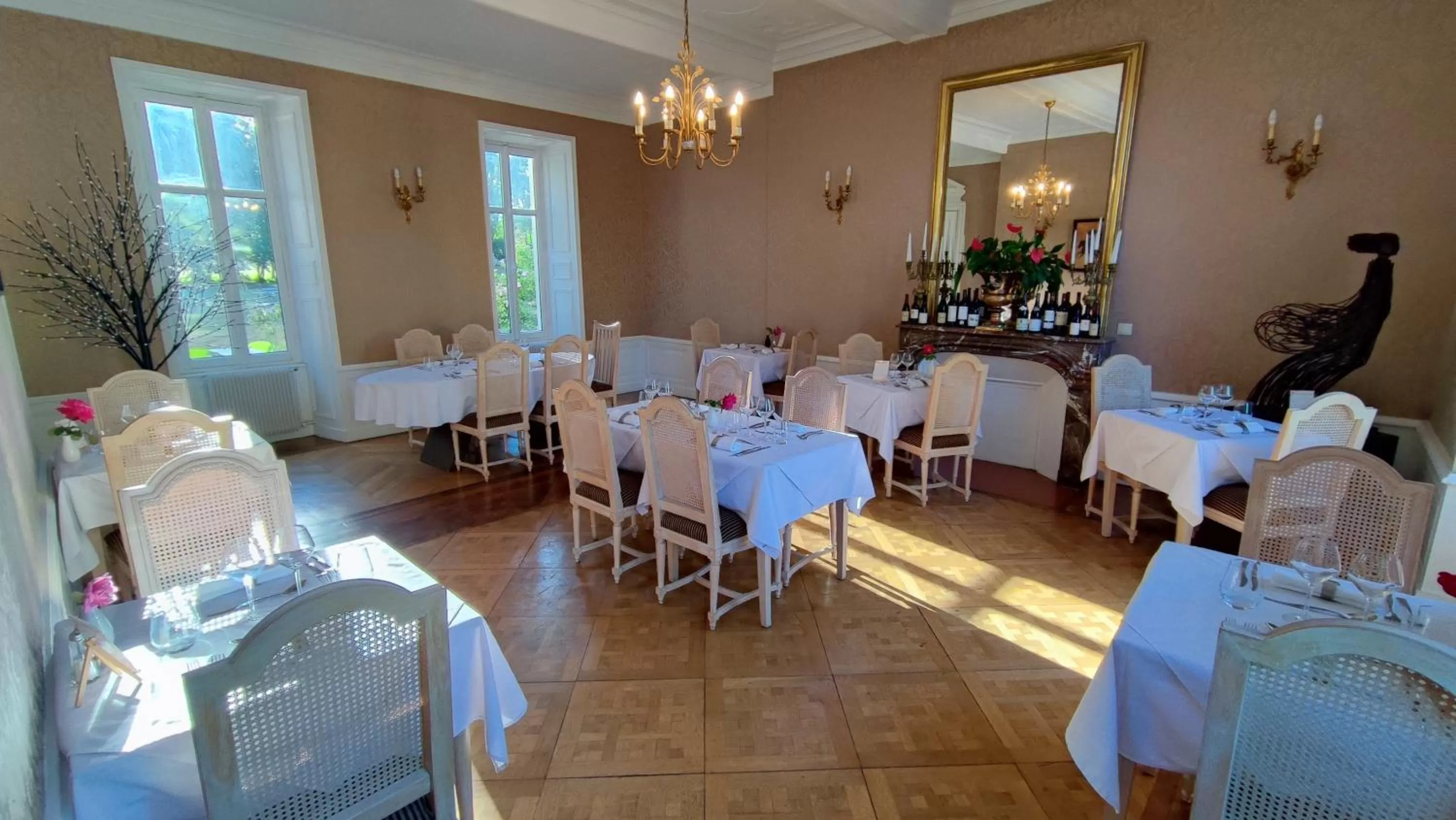 Restaurant/places to eat in Château de Bellefontaine - Teritoria