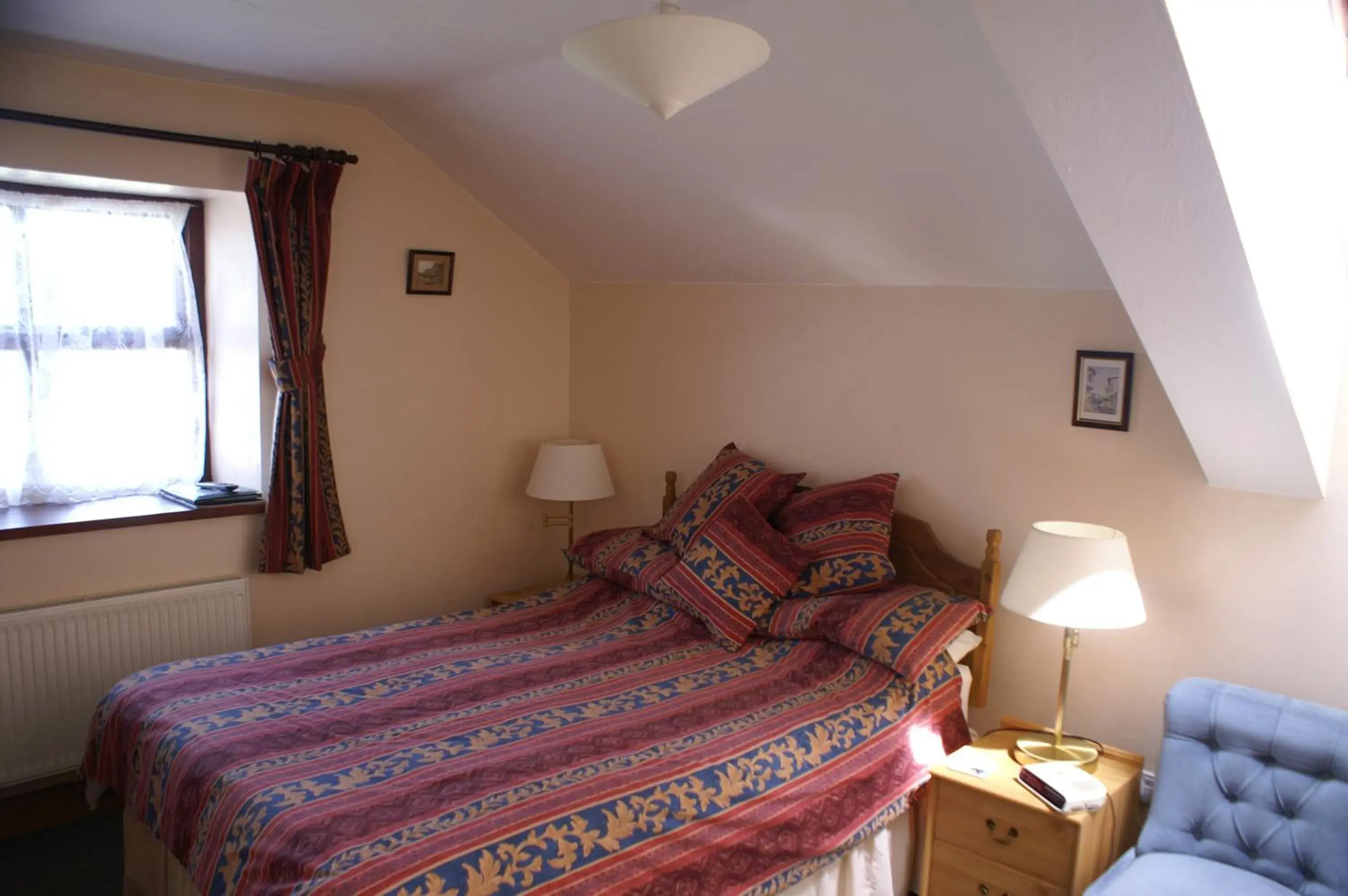 Bedroom, Bed in Middle Flass Lodge