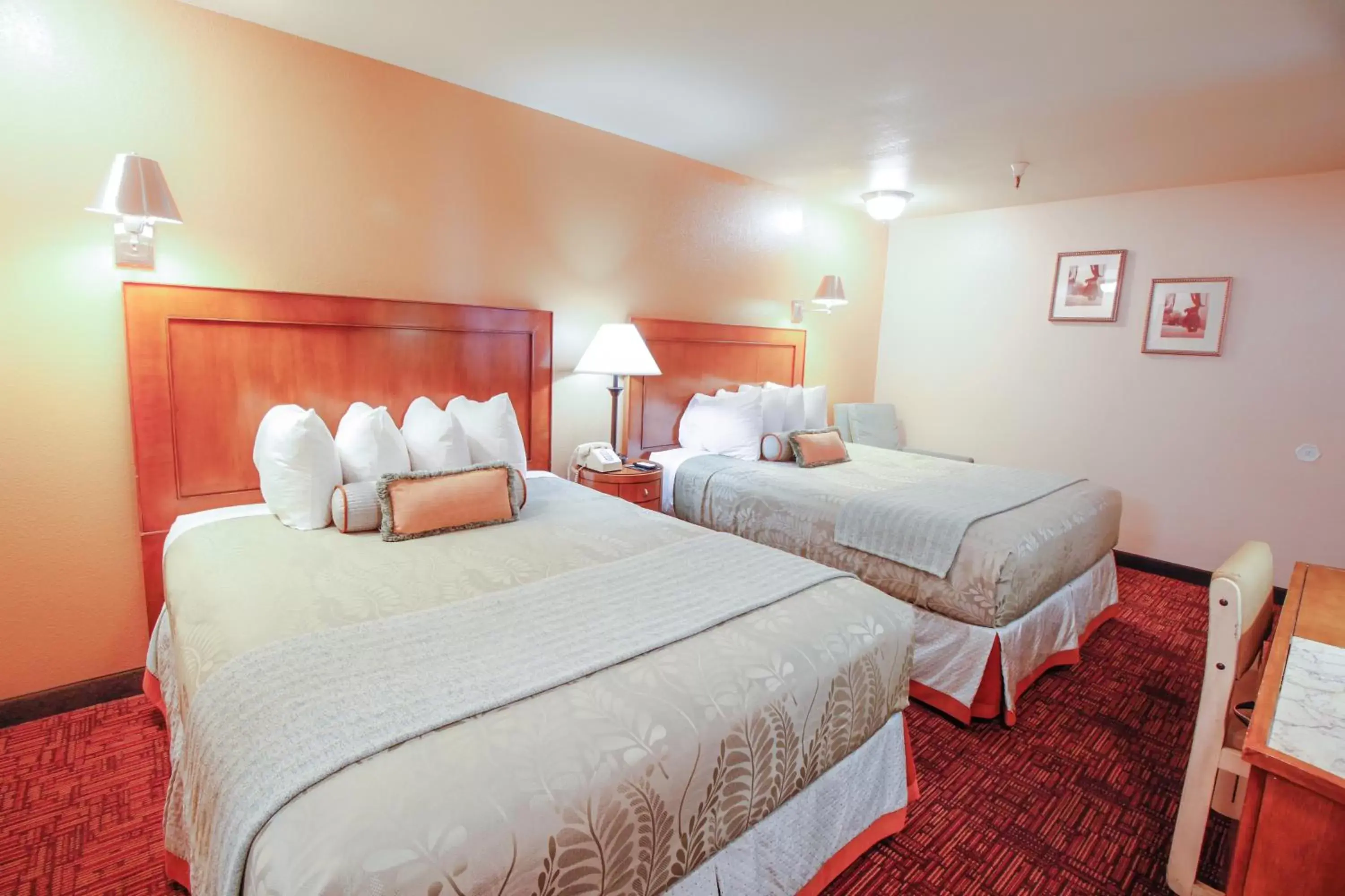 Bedroom, Bed in Heritage Inn La Mesa Bedroom, Bed in Heritage Inn La Mesa