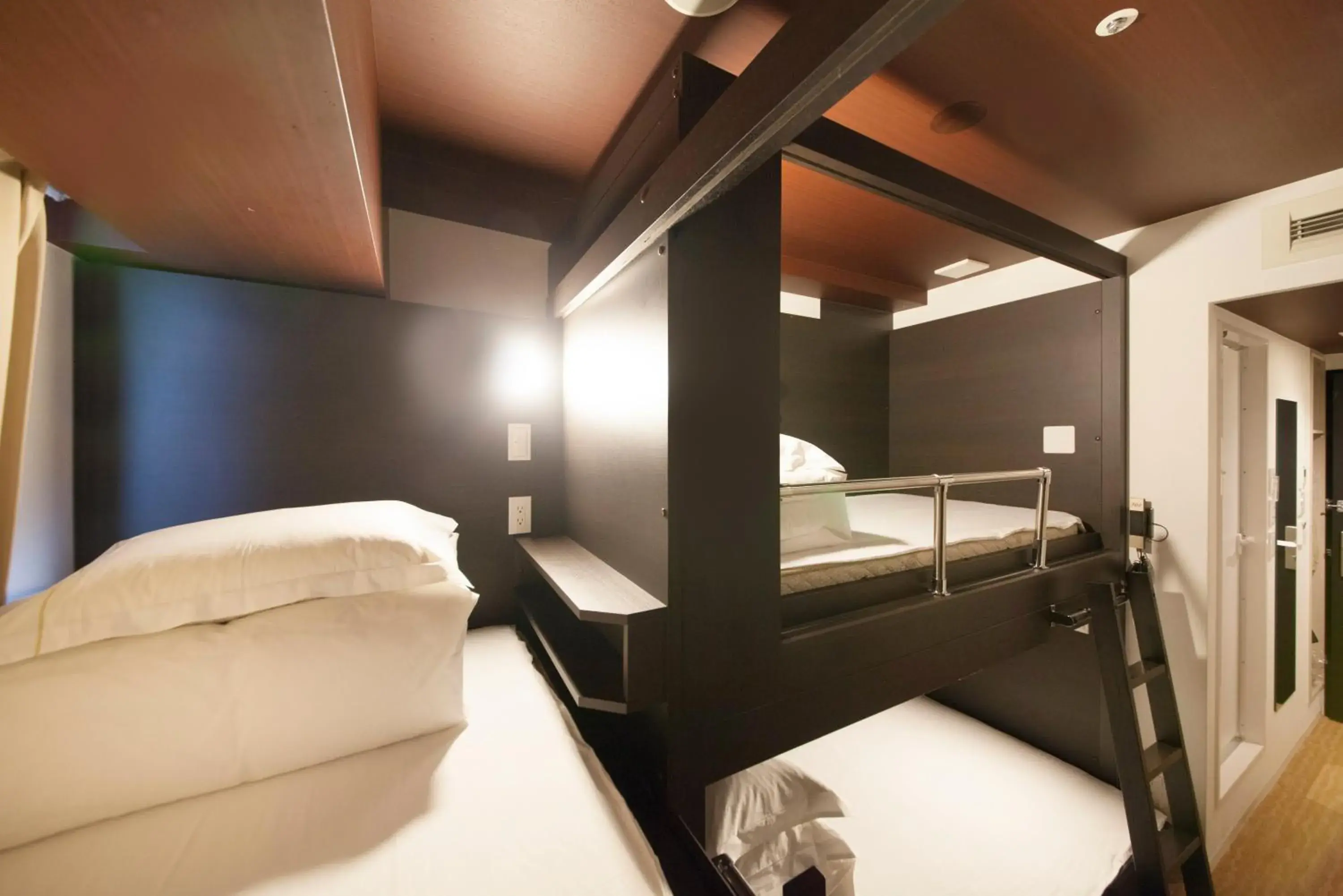bunk bed, Bed in Centurion Hotel Ikebukuro Station