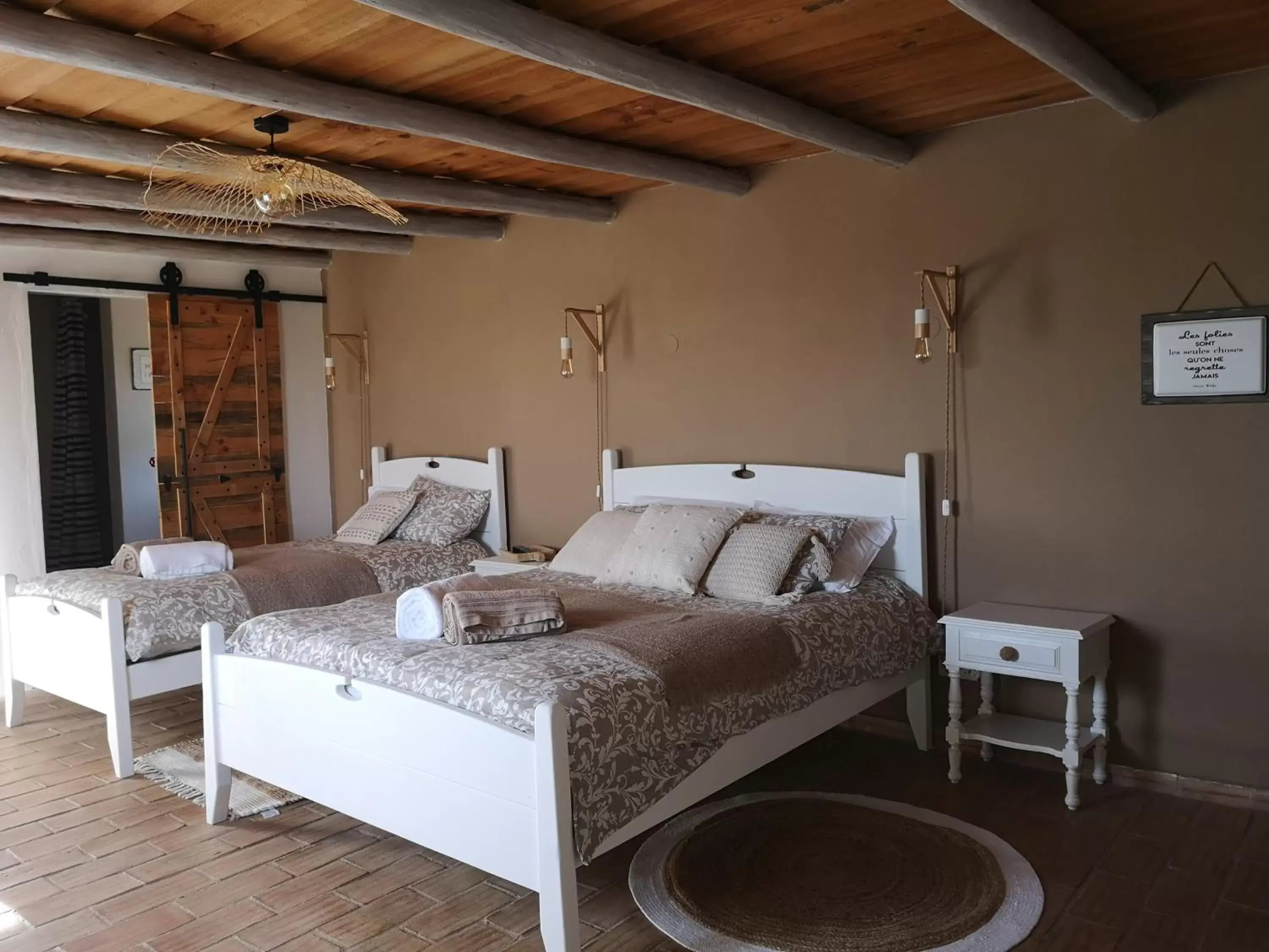 Photo of the whole room, Bed in Quinta Da Familia