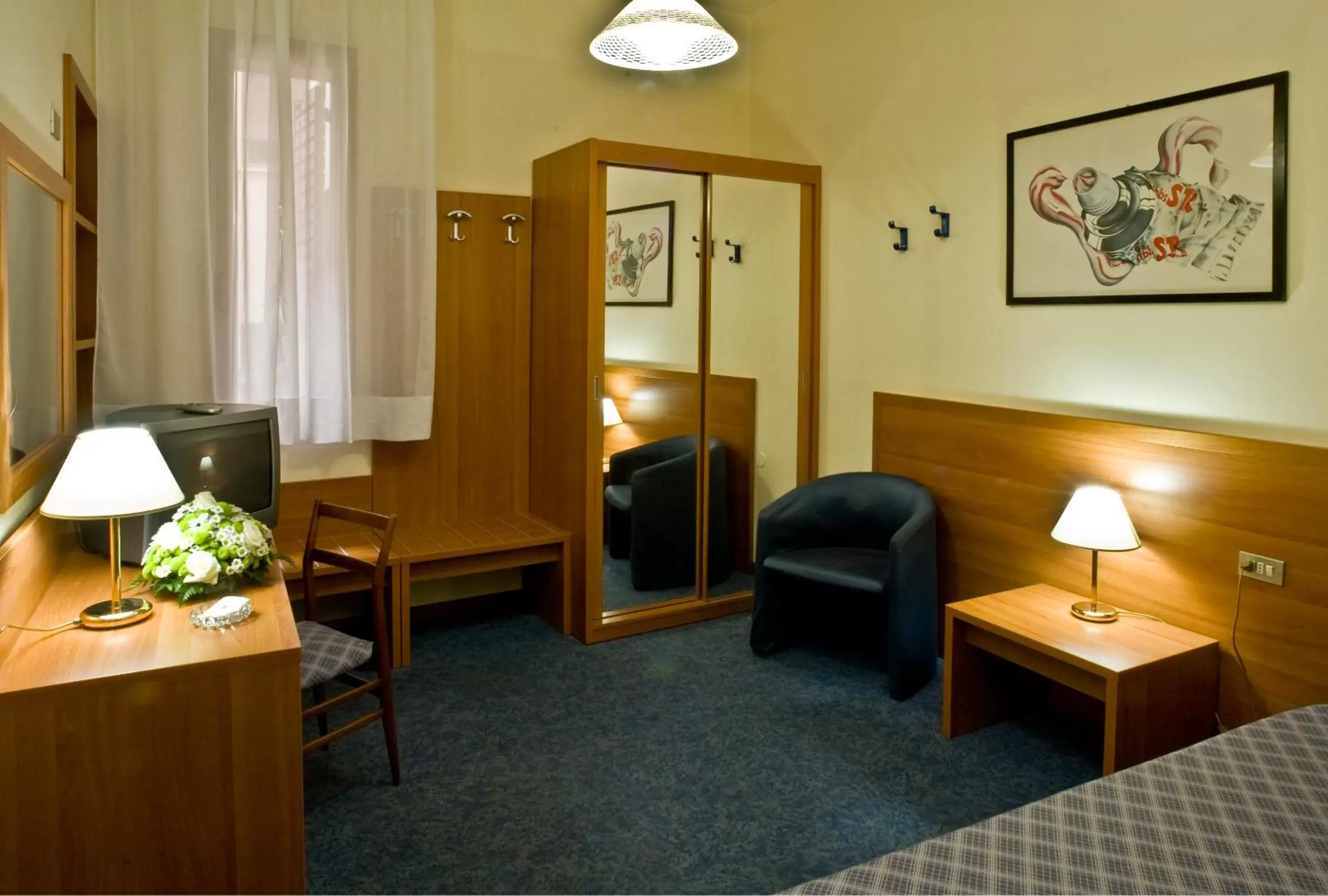 Photo of the whole room in Hotel Centrale Byron Photo of the whole room in Hotel Centrale Byron