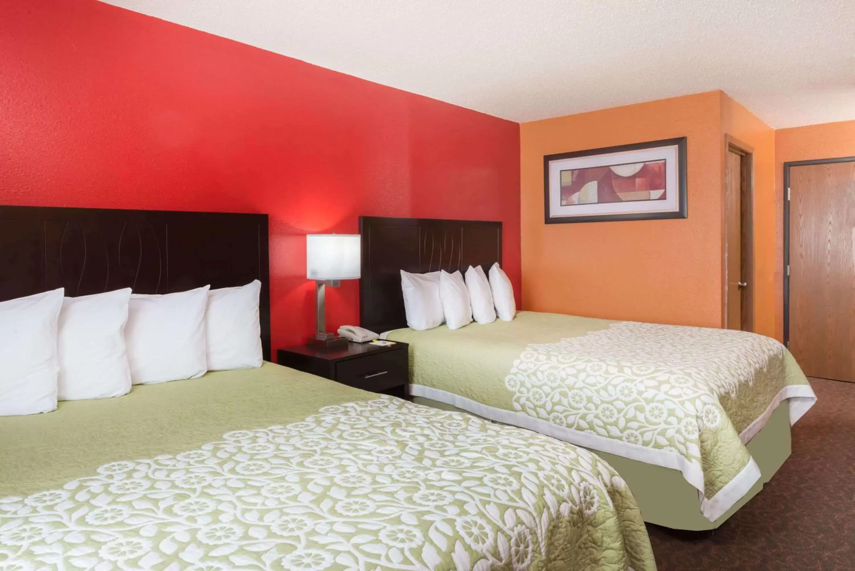 Photo of the whole room, Bed in Days Inn by Wyndham Mexico