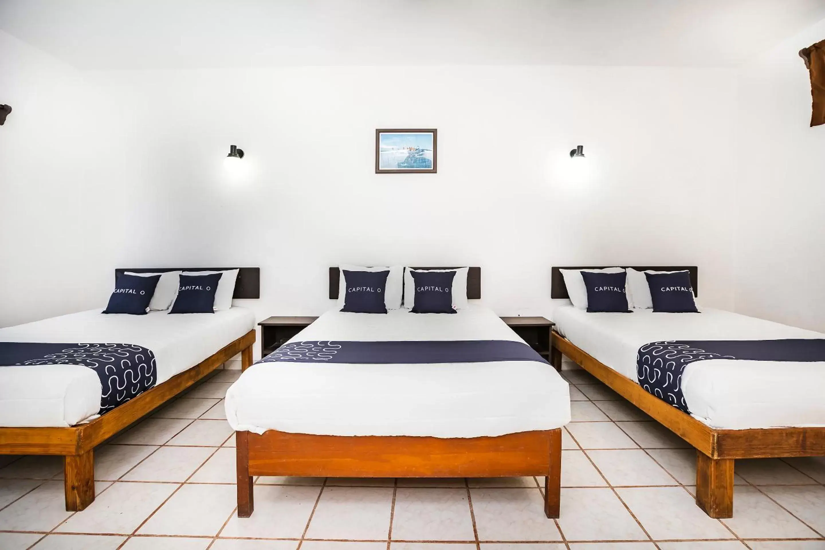 Bedroom, Bed in Capital O Oxtankah,chetumal bay