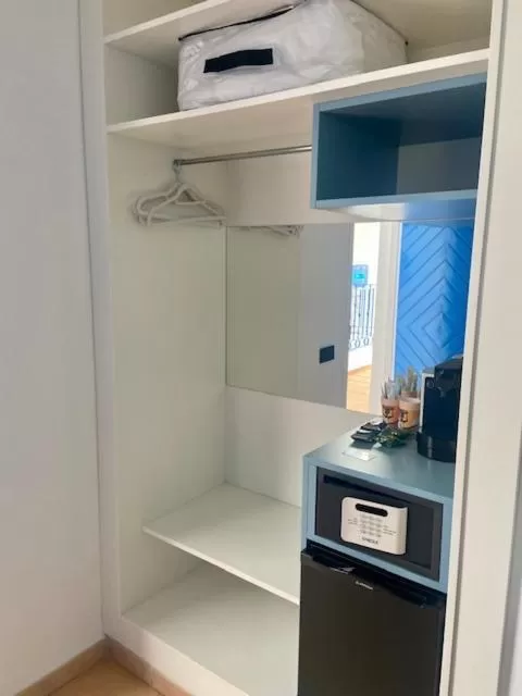 TV/Entertainment Center in HOTEL BOUTIQUE CABO SUR