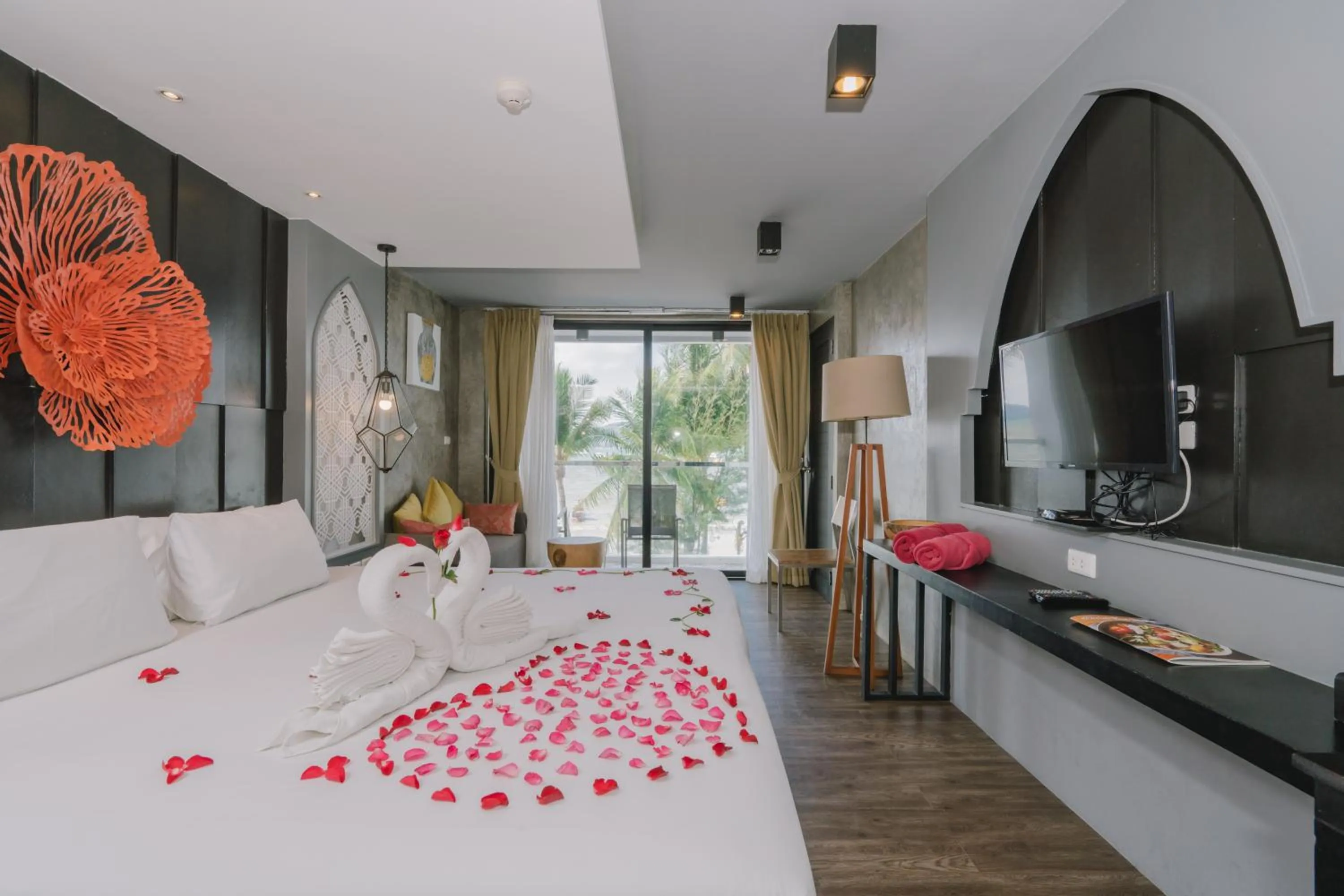 Bed in Patong Signature Boutique Hotel