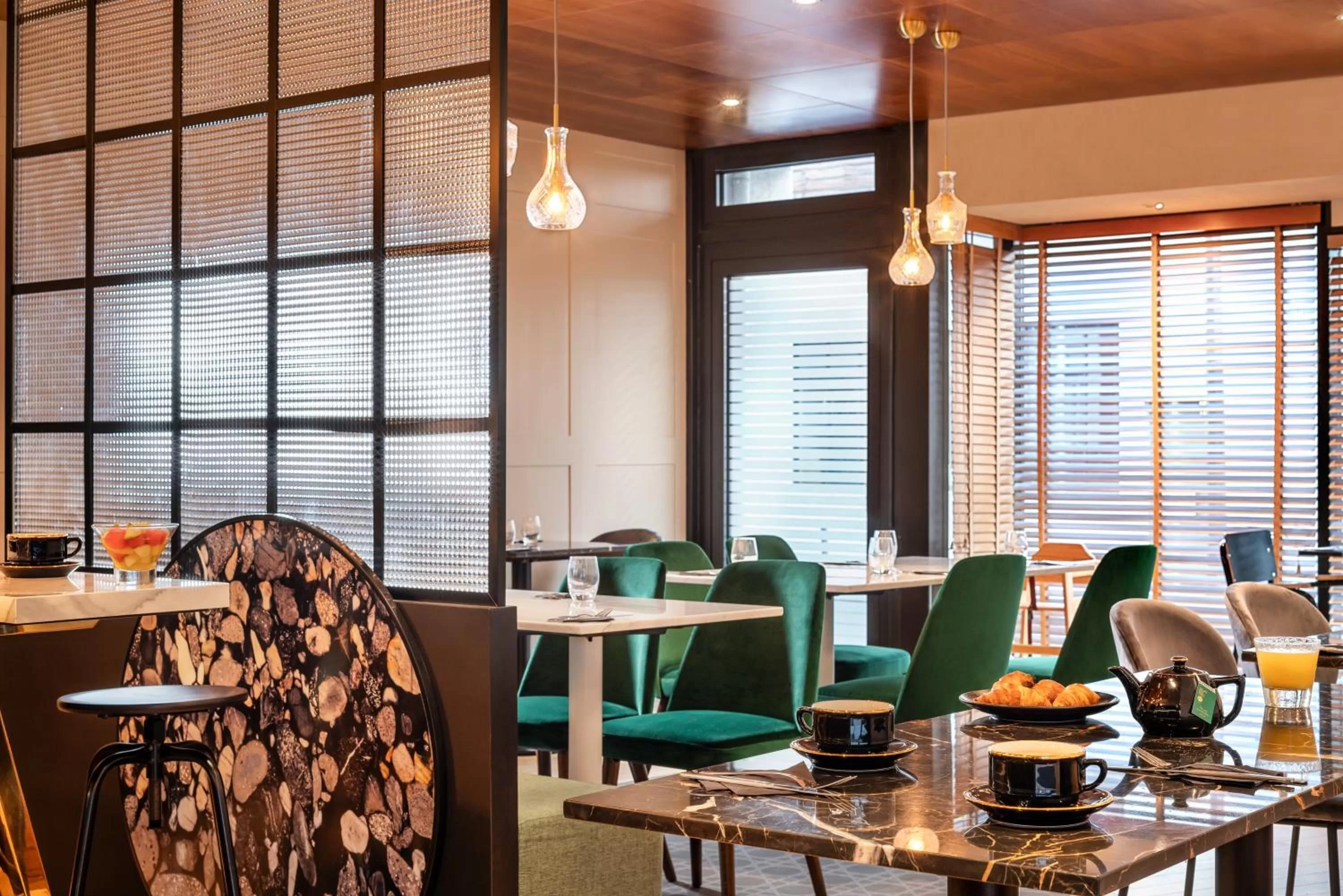 Breakfast in Mercure Paris Montparnasse Pasteur