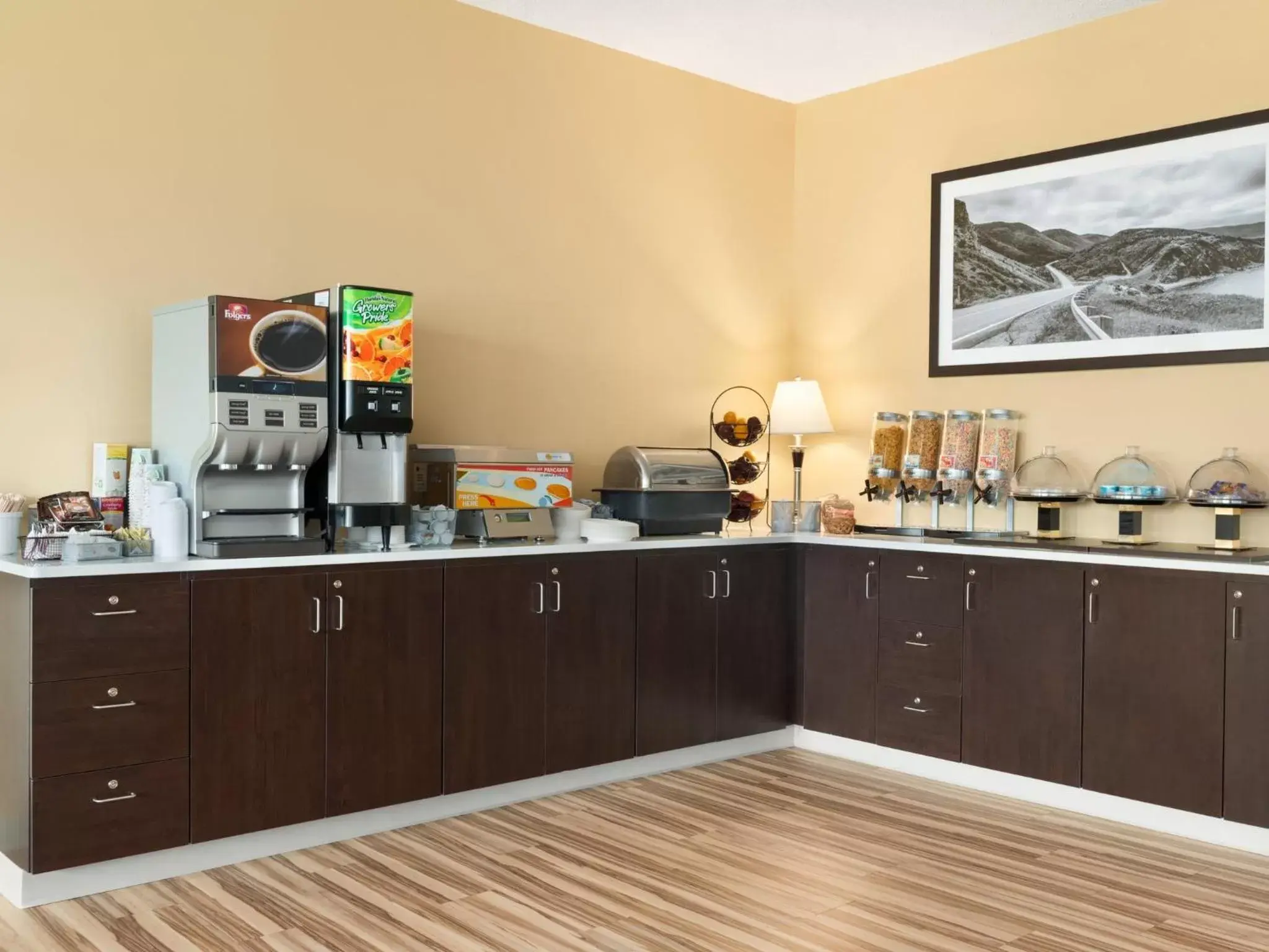 Restaurant/places to eat in Travelodge by Wyndham Sydney Restaurant/places to eat in Travelodge by Wyndham Sydney