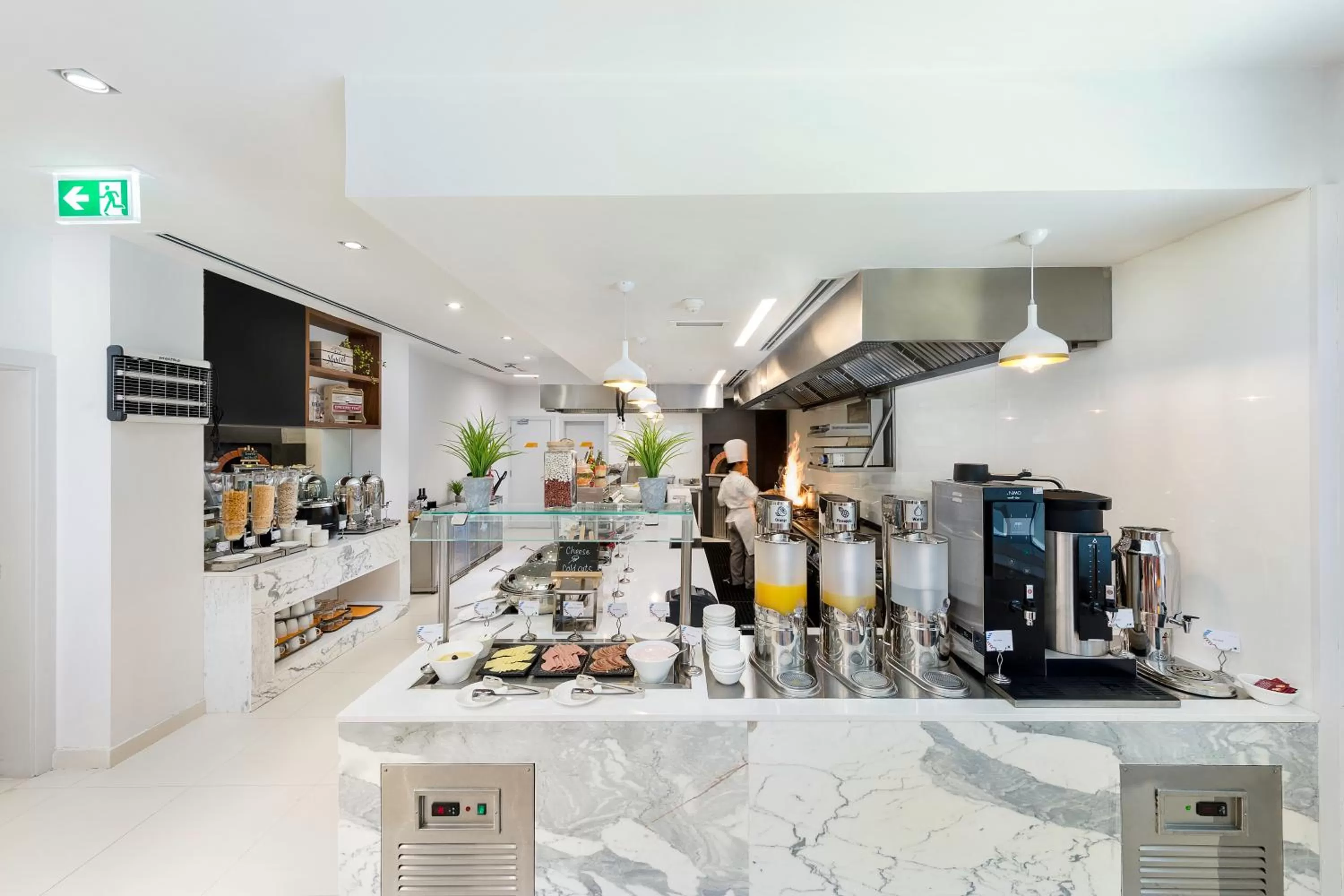 Restaurant/places to eat in Citymax Hotel Al Barsha