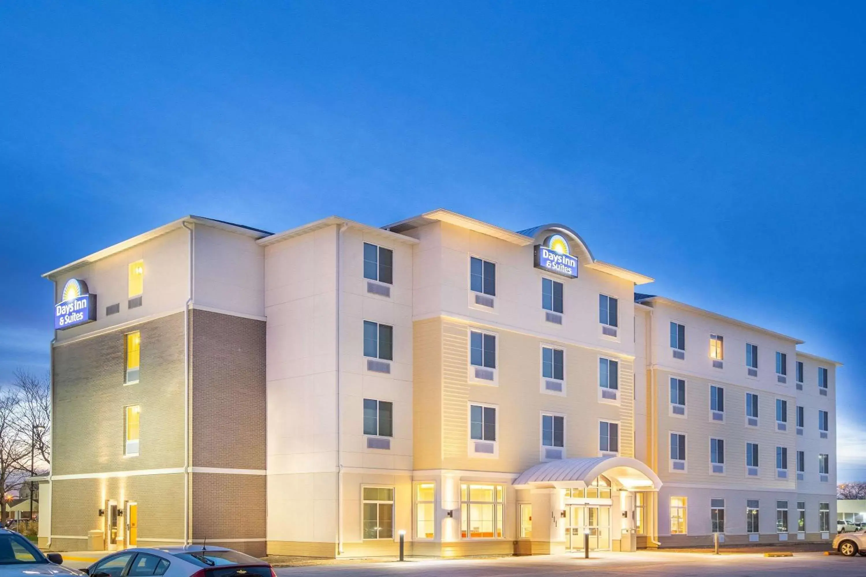 Property Building in Days Inn & Suites by Wyndham Kearney