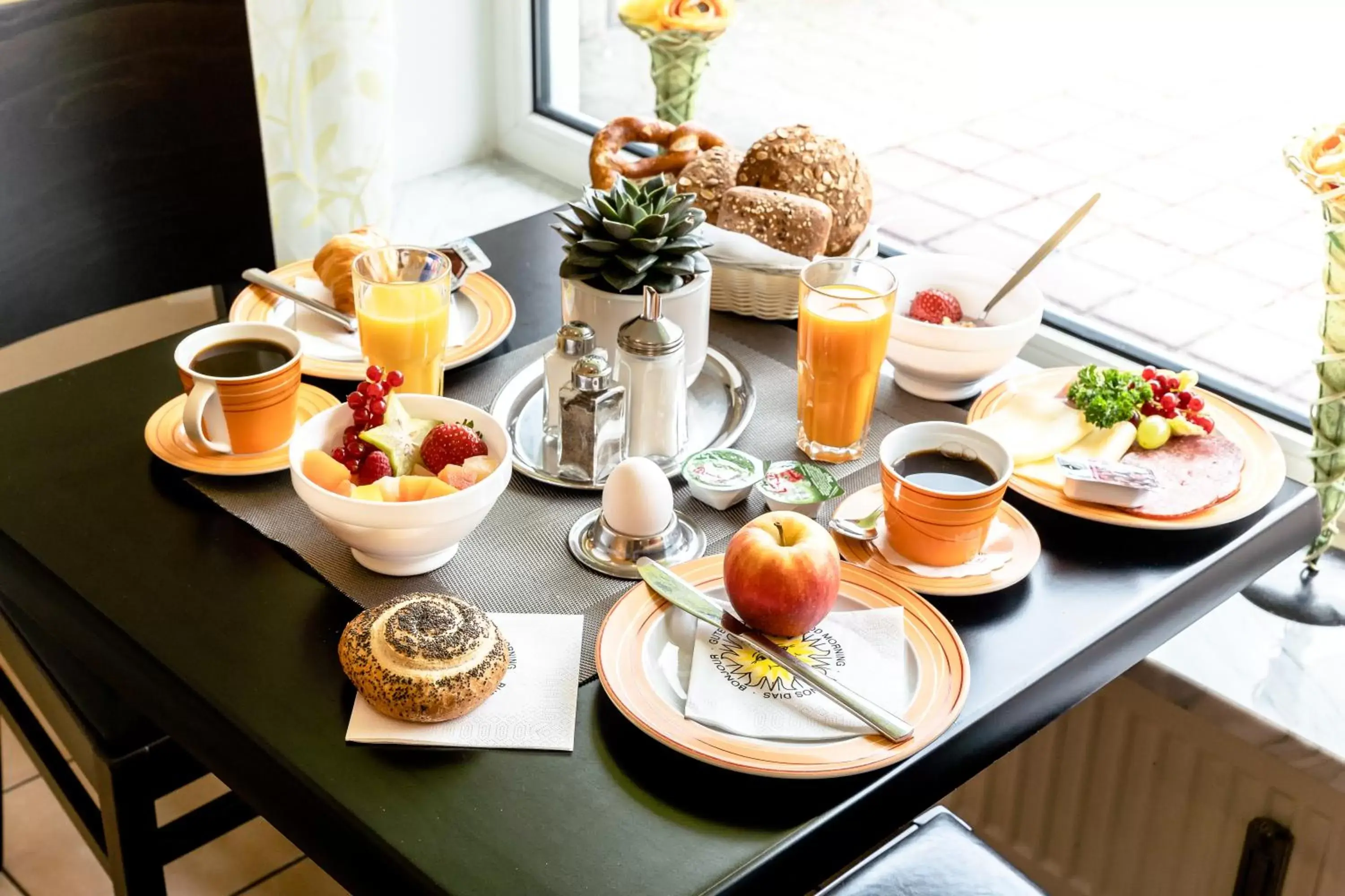 Food and drinks, Breakfast in Hotel Fresh INN