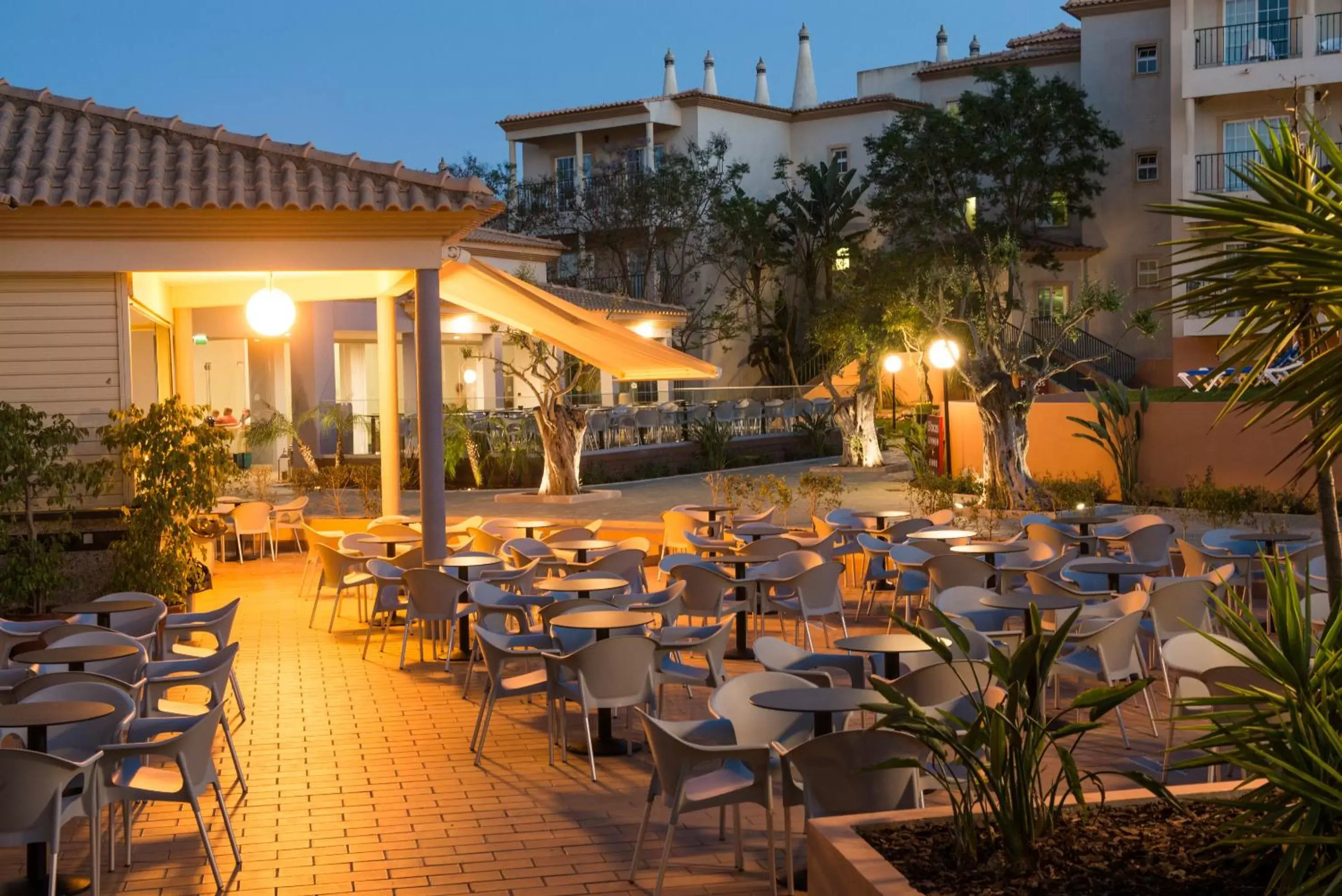Patio, Restaurant/Places to Eat in 3HB Clube Humbria - All Inclusive