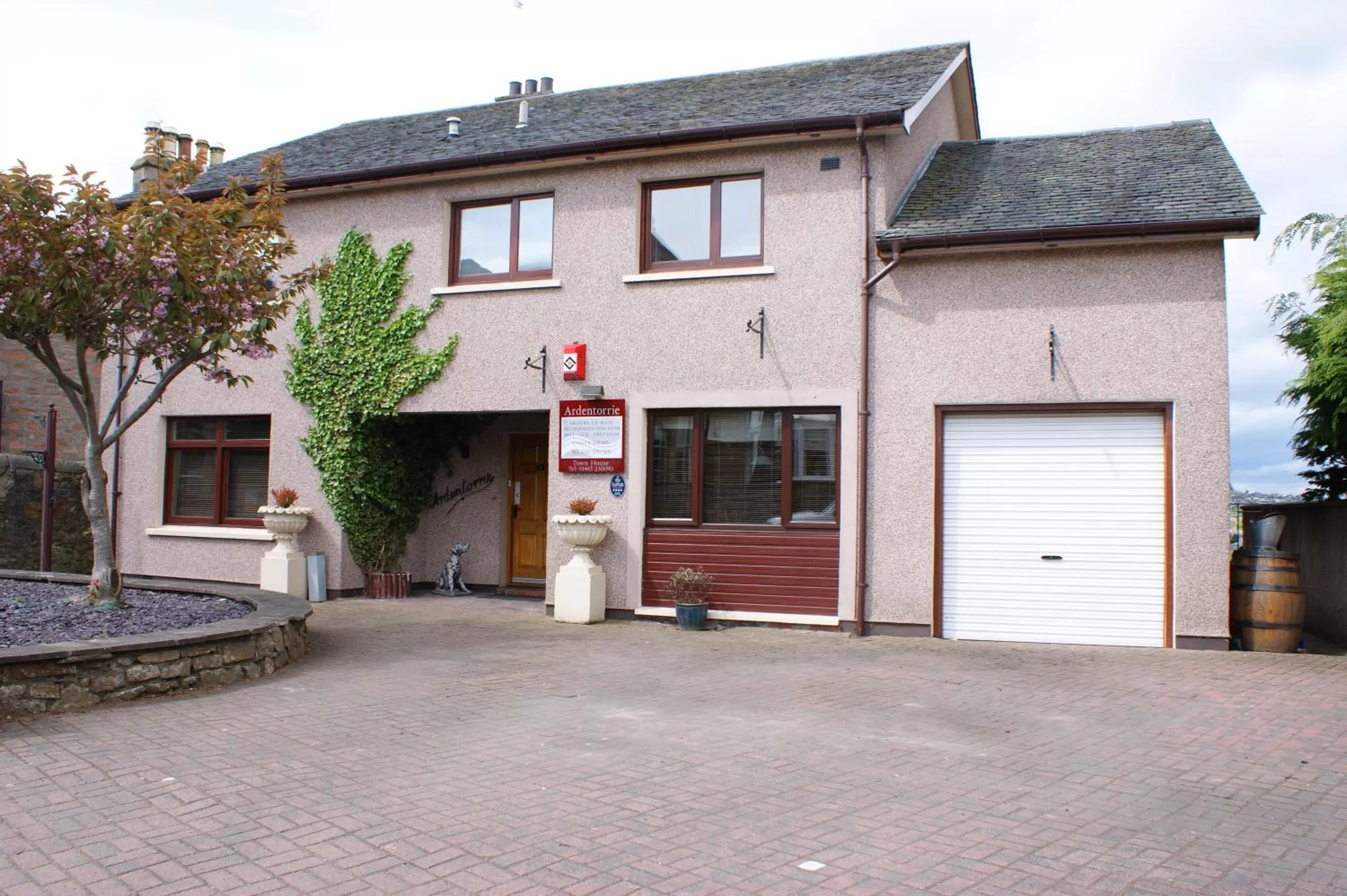Facade/entrance in Ardentorrie Guest House