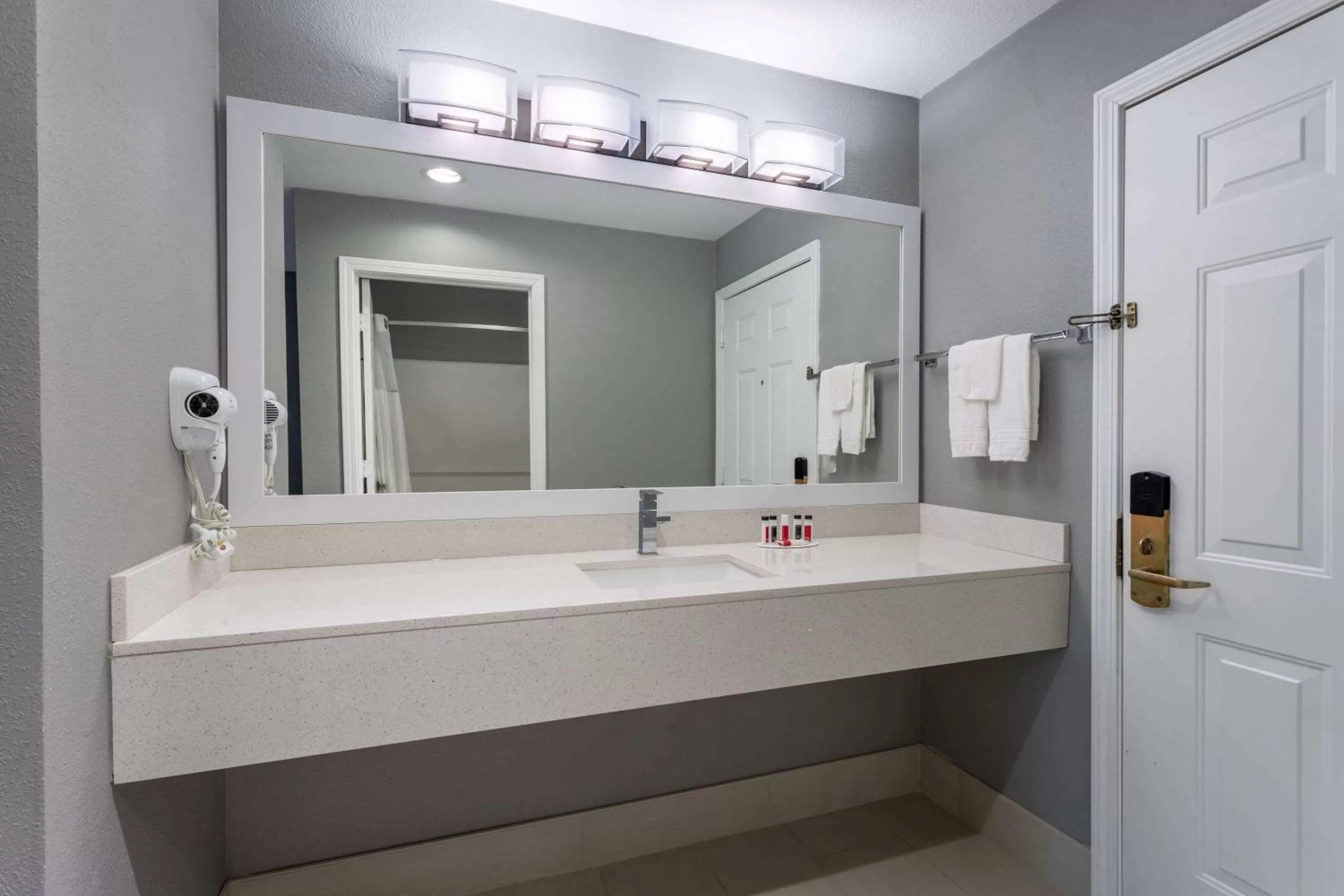 King Studio Suite - Non-Smoking in Ramada by Wyndham Sellersburg/Louisville North