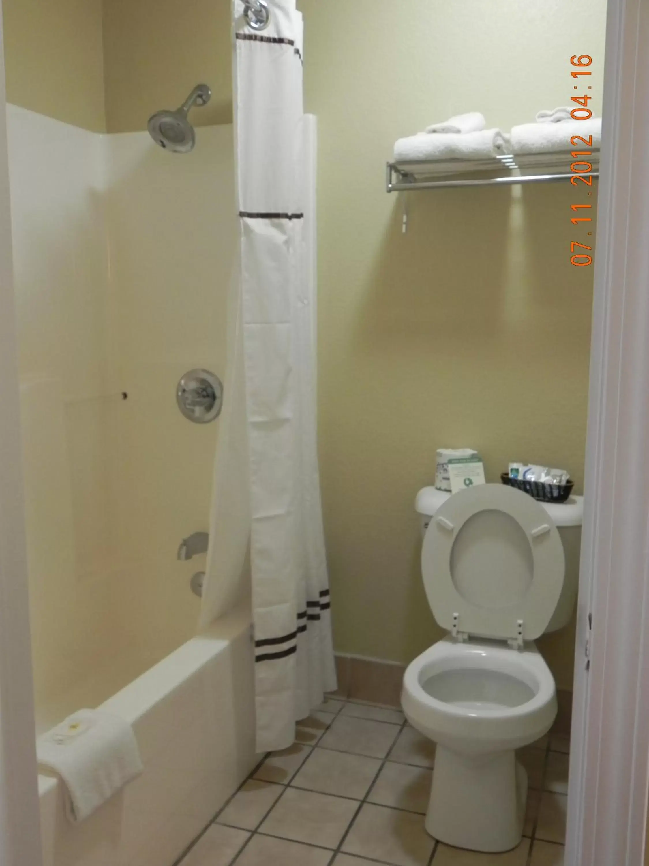 Shower, Bathroom in Relax Inn and Suites Kuttawa