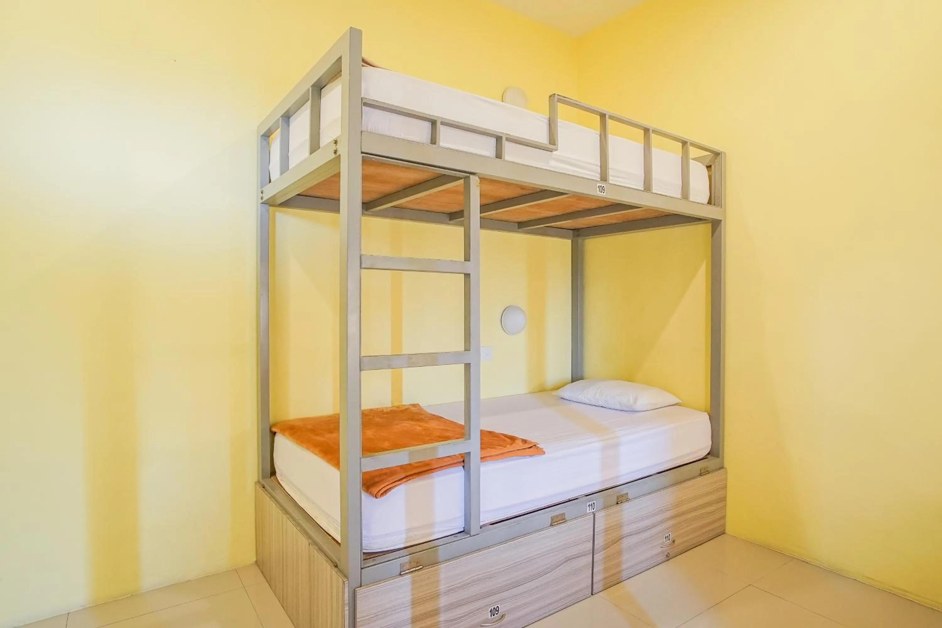 bunk bed in Kememai Hostel