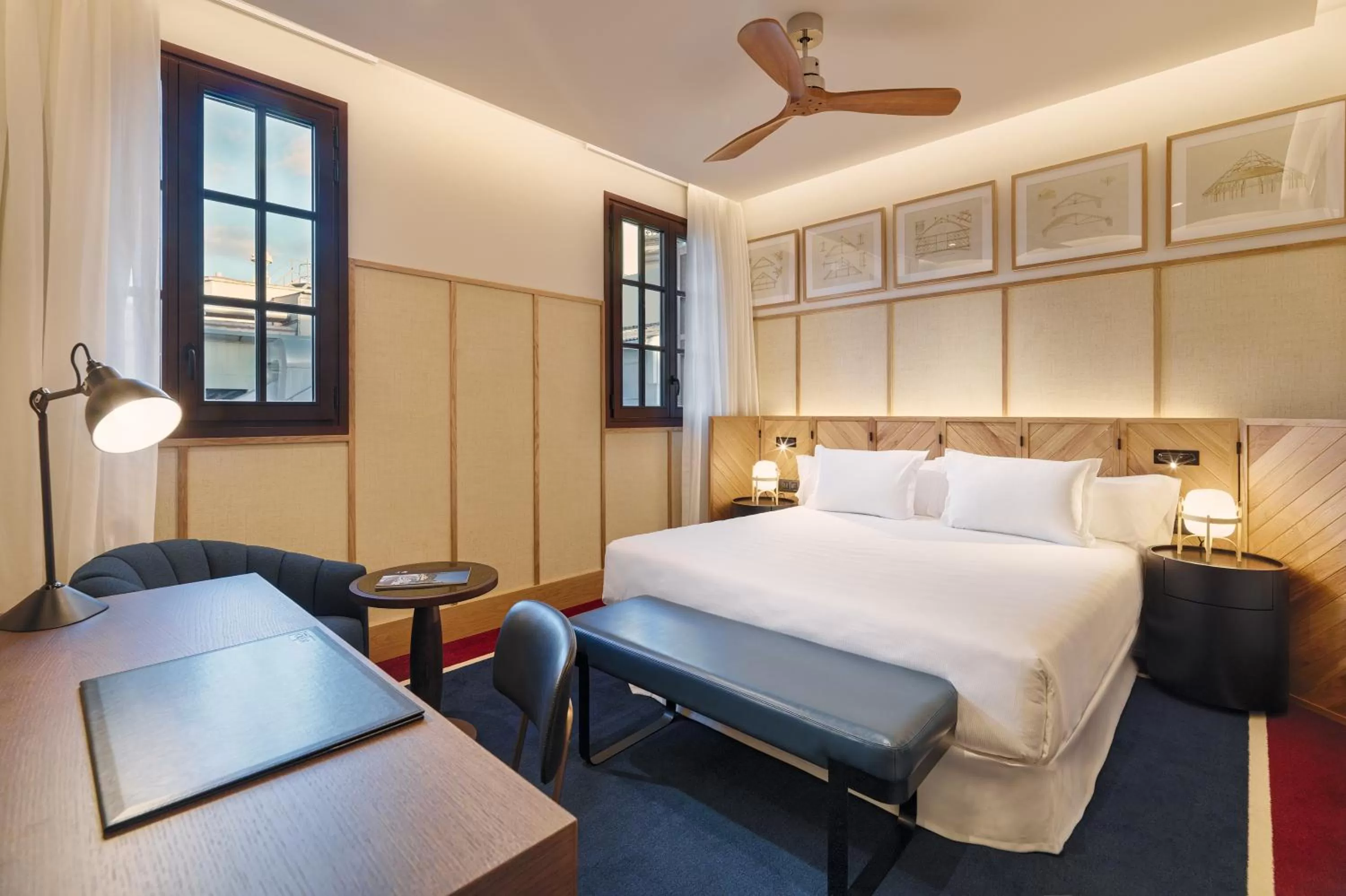 Photo of the whole room, Bed in H10 Madison 4* Sup